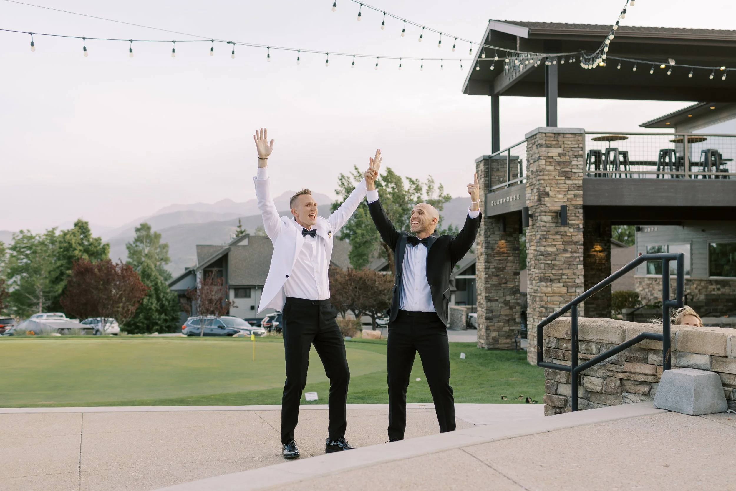 Wolfcreek gay wedding.jpg