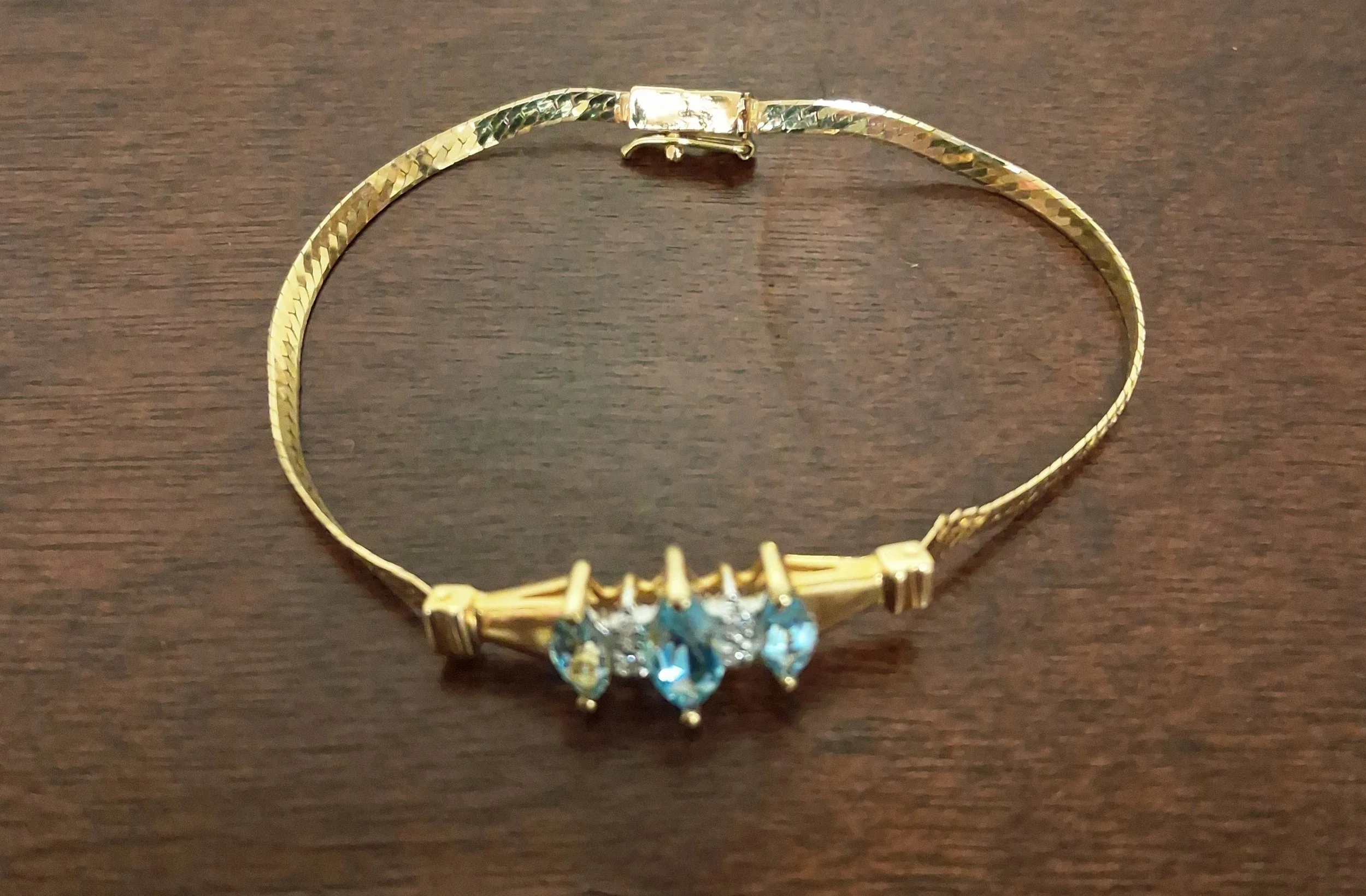 3 Stone Aquamarine Bracelet Front.jpg