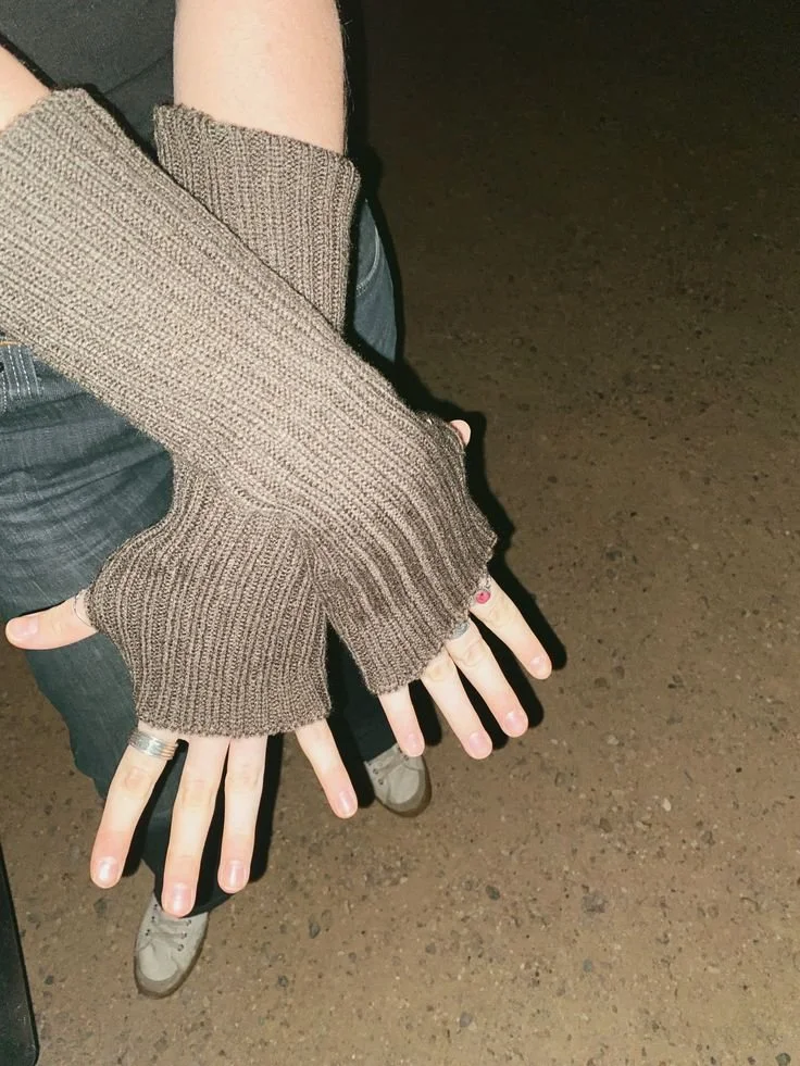 Gloves (2).jpeg