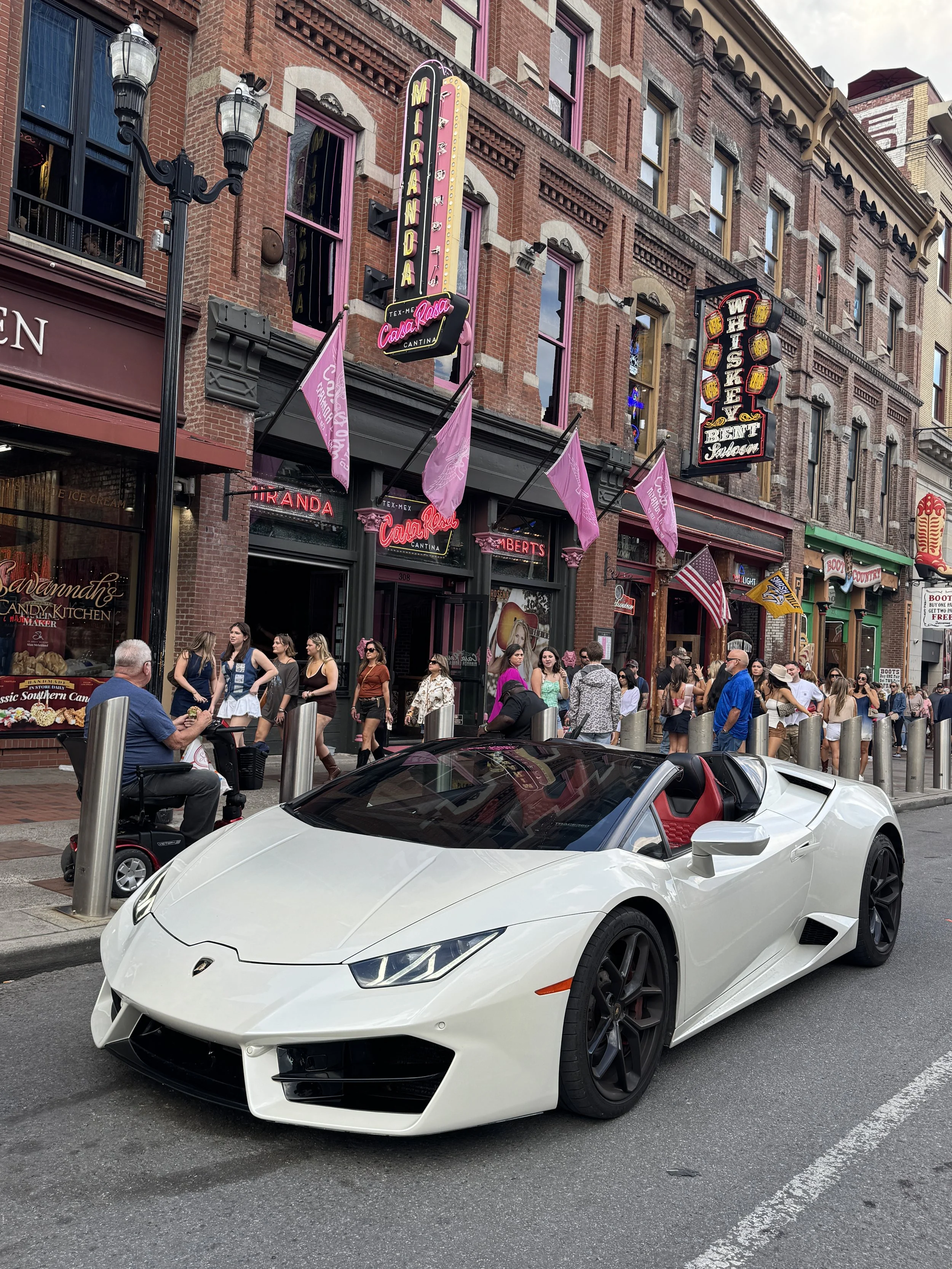 Lamborghini Huracán Spyder WHITE CORAL