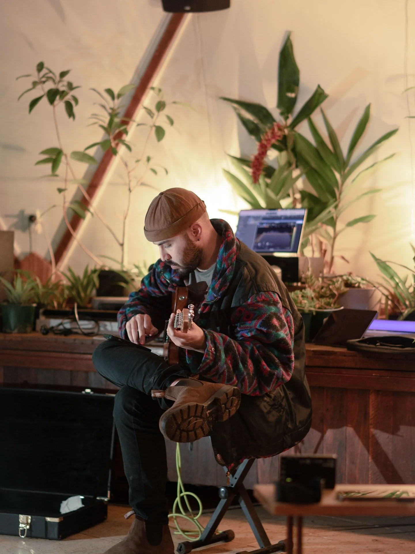 Got invited to play in this beautiful place in the middle of nowhere, basically without preparing or knowing what to do, but sometimes you gotta deliver hey !Thanks @maxdnc @ctrlmedia.pro for hosting me and taking those beautiful videos and pictures&