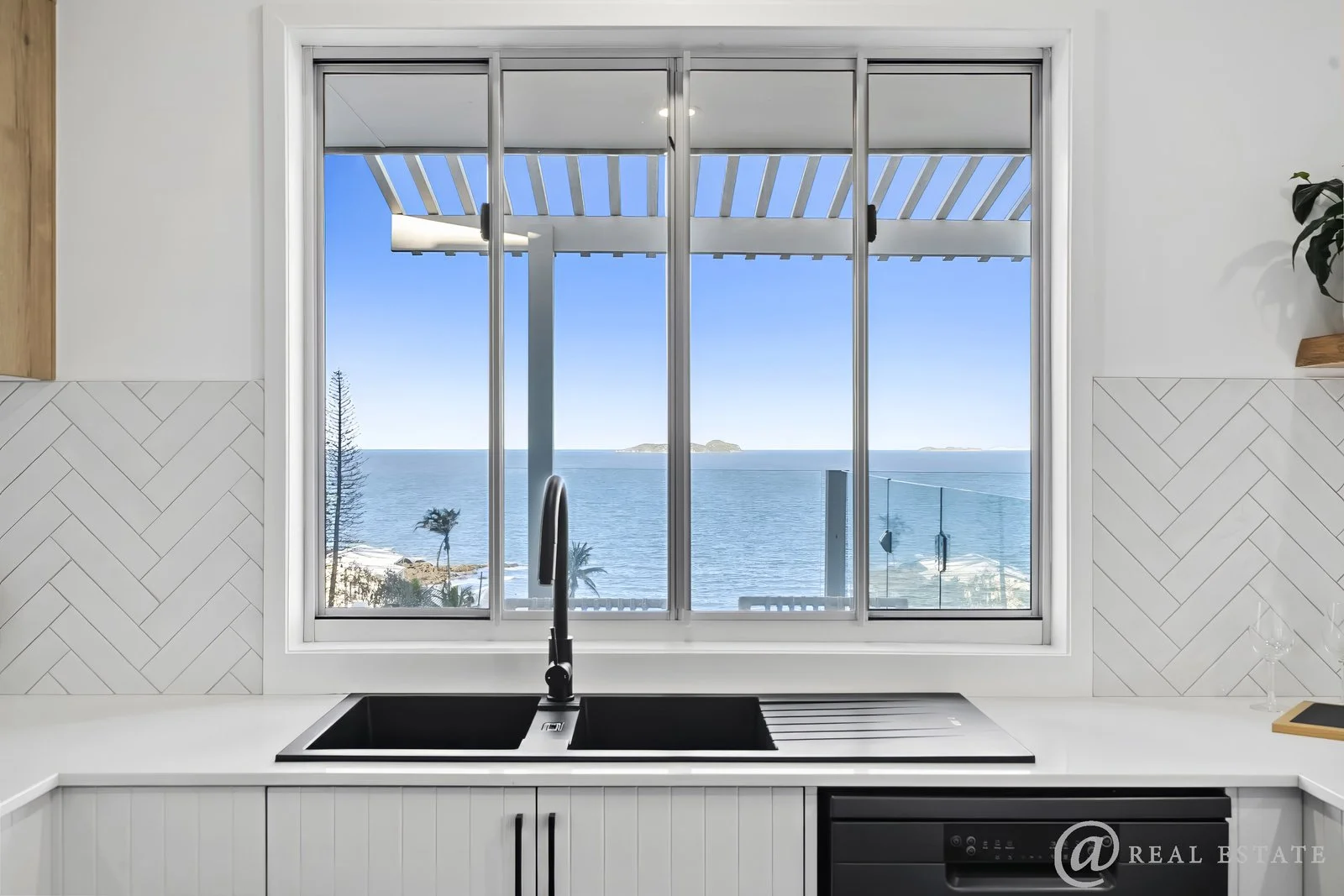 045_Open2view_ID1026999-5_Pacific_Street.jpg