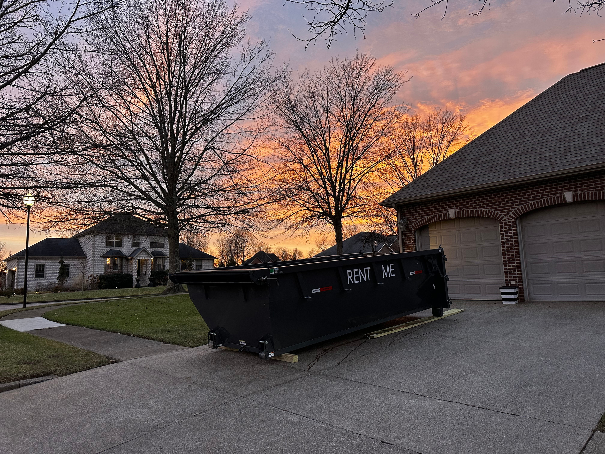 15-Yard Roll-Off Dumpster Bin rental for Residential home clean out in London, KY
