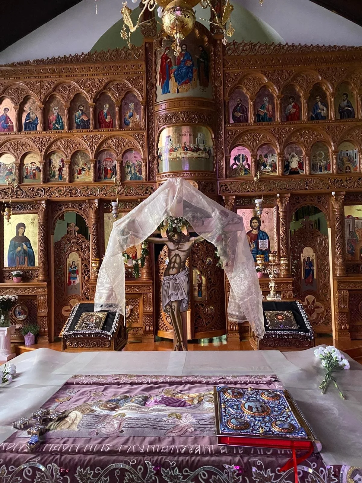 Descent of the Holy Spirit Romanian Orthodox Church in Elkins Park PA - Holy Week