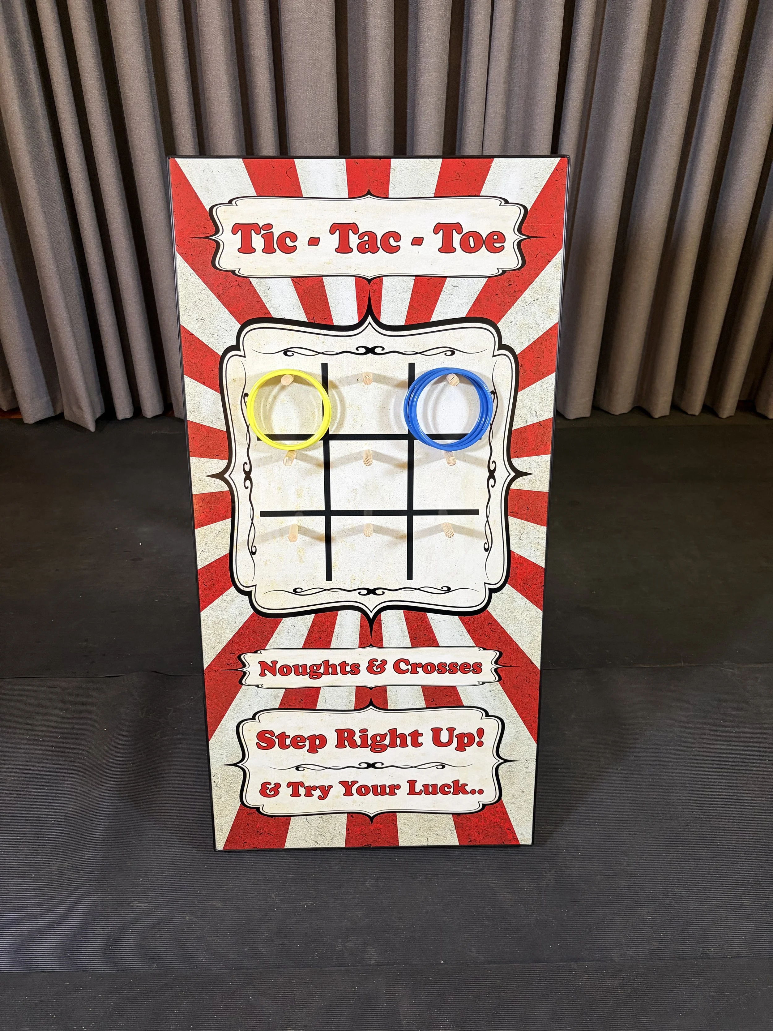 Retro Carnival Games - Tic Tac Toe