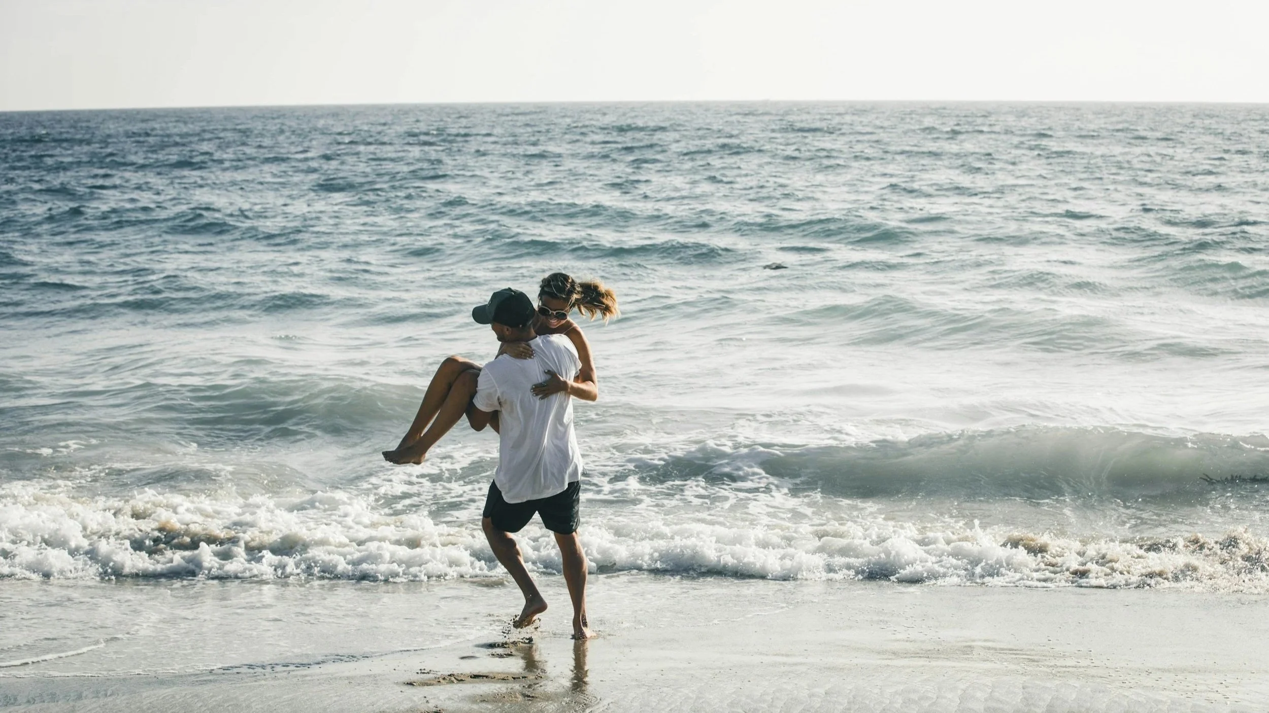 couple en voyage de noce organiser par The Wedding Suite