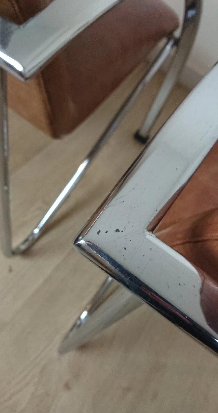 angle fauteuil chrome.jpg