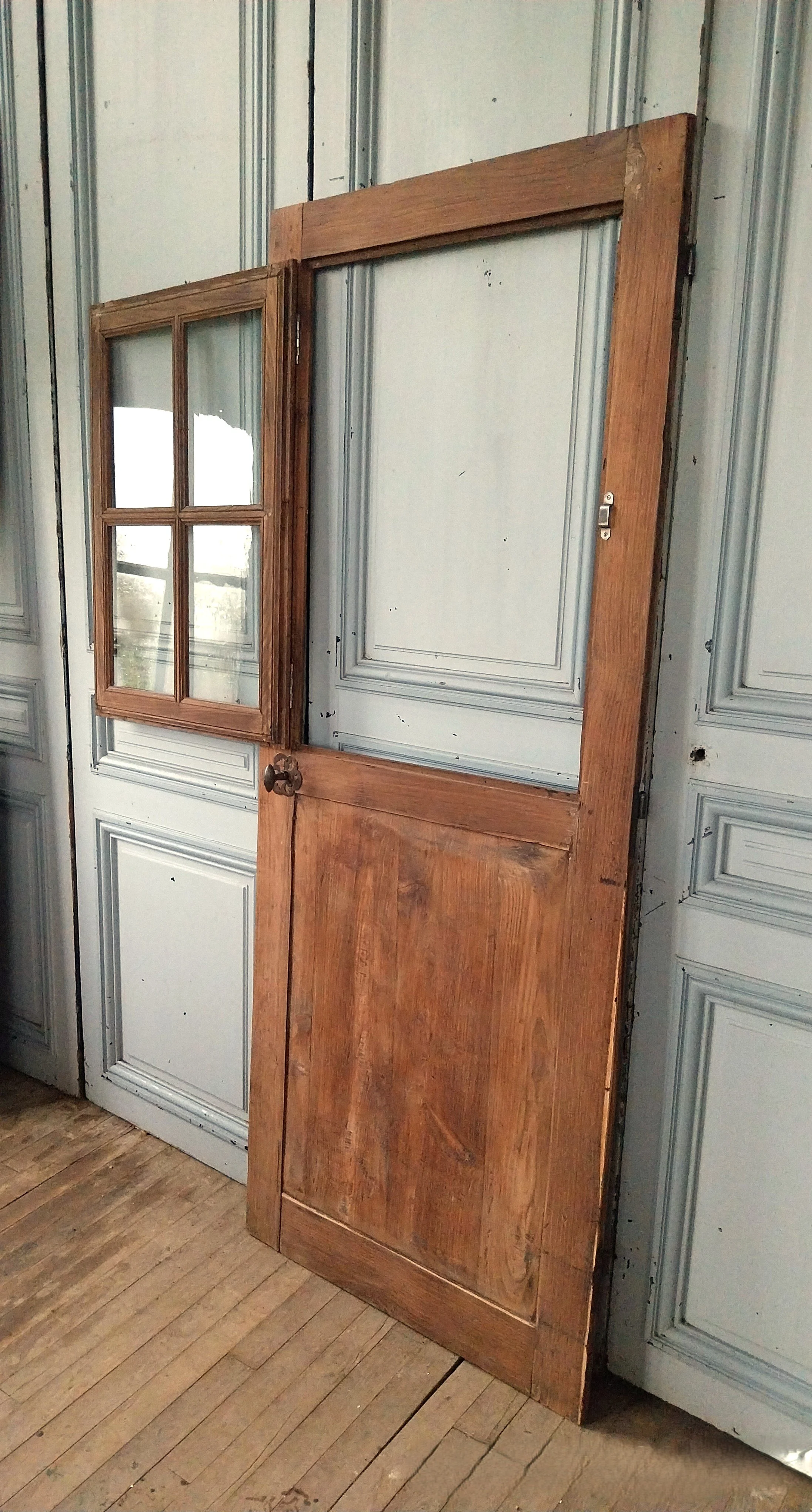 porte ancienne avec ouvrant.jpg