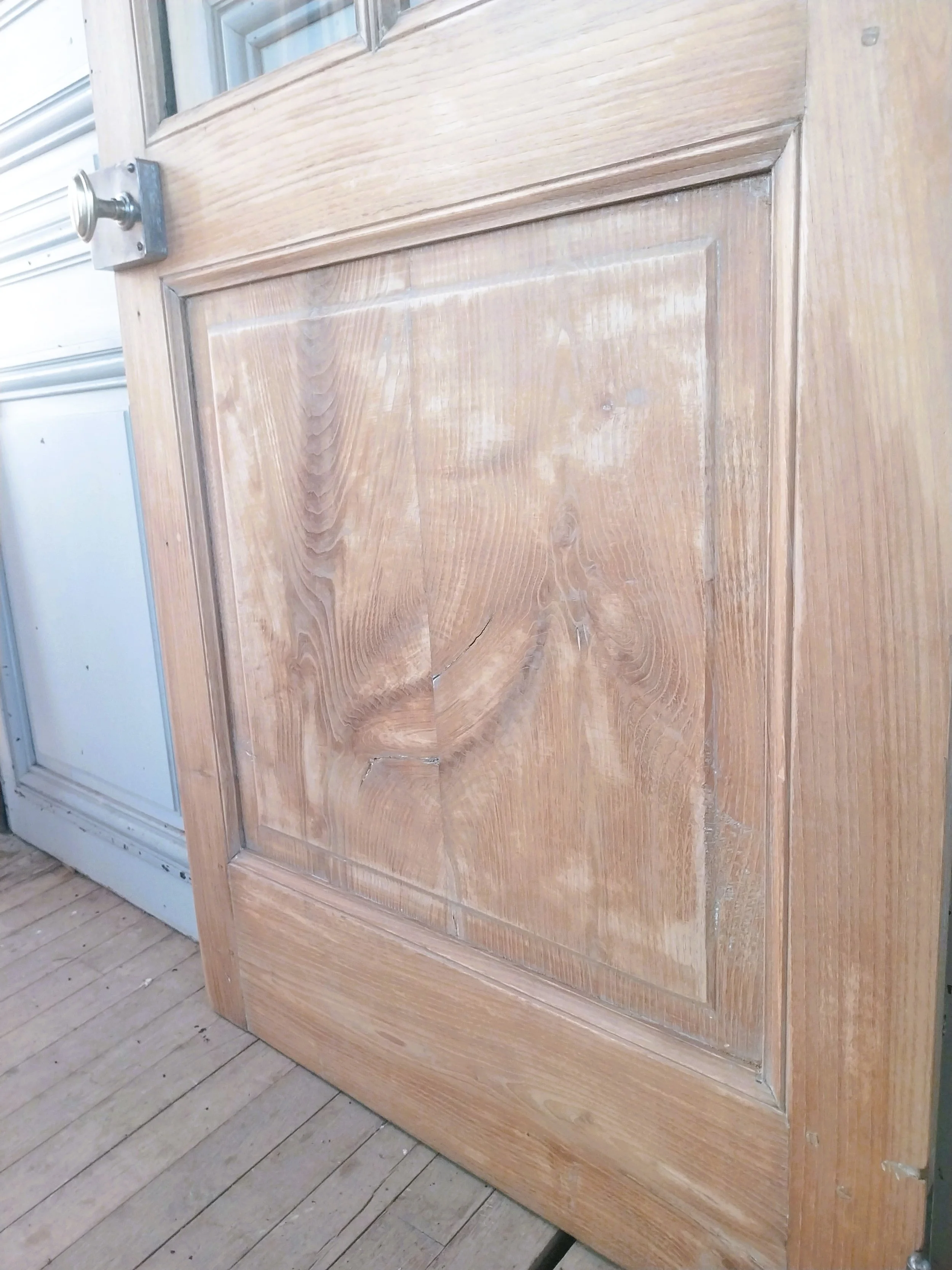 soubassement porte ancienne.jpg