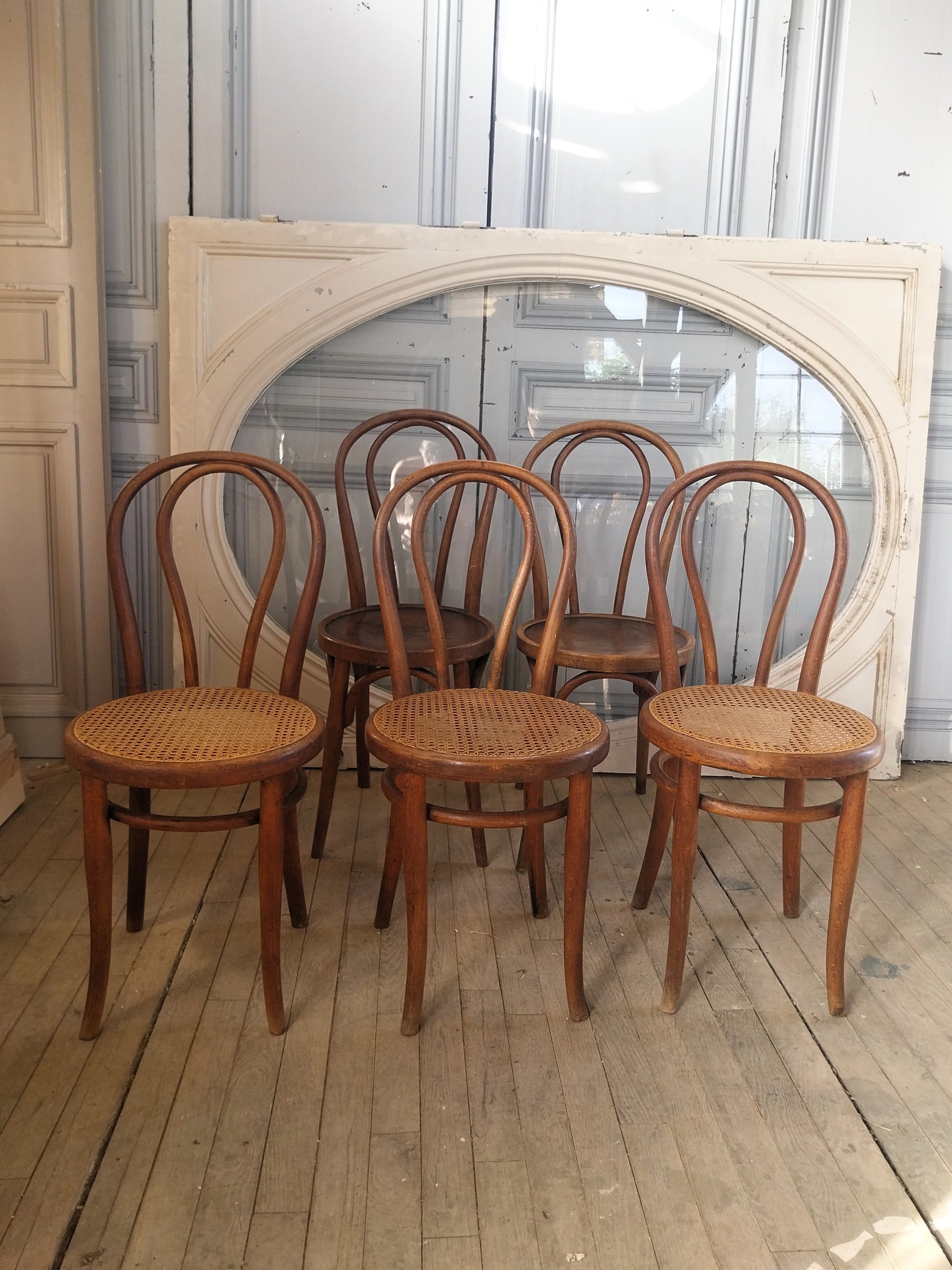 3 chaises Thonet cannée.jpg