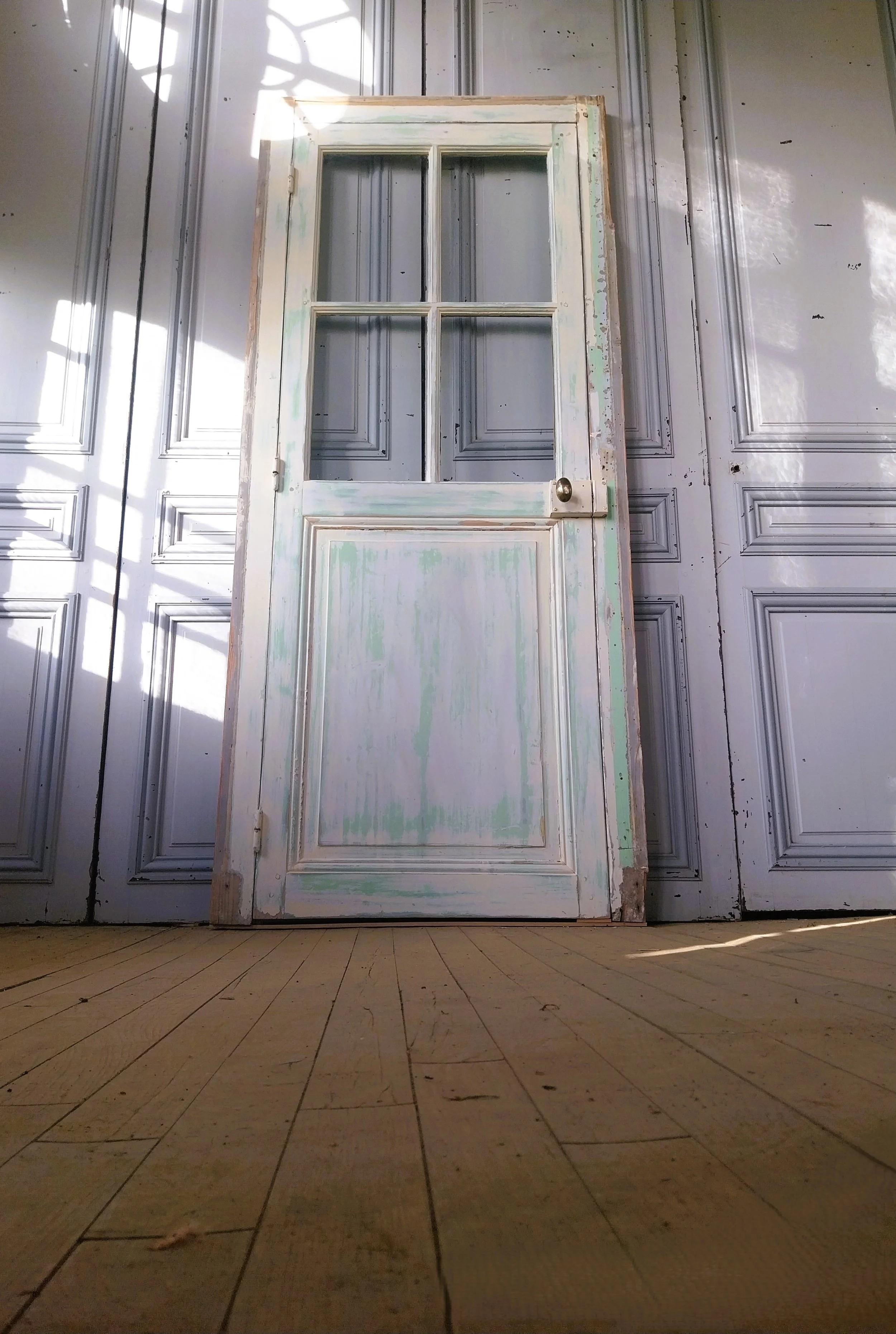 porte ancienne 4 carreaux.jpg