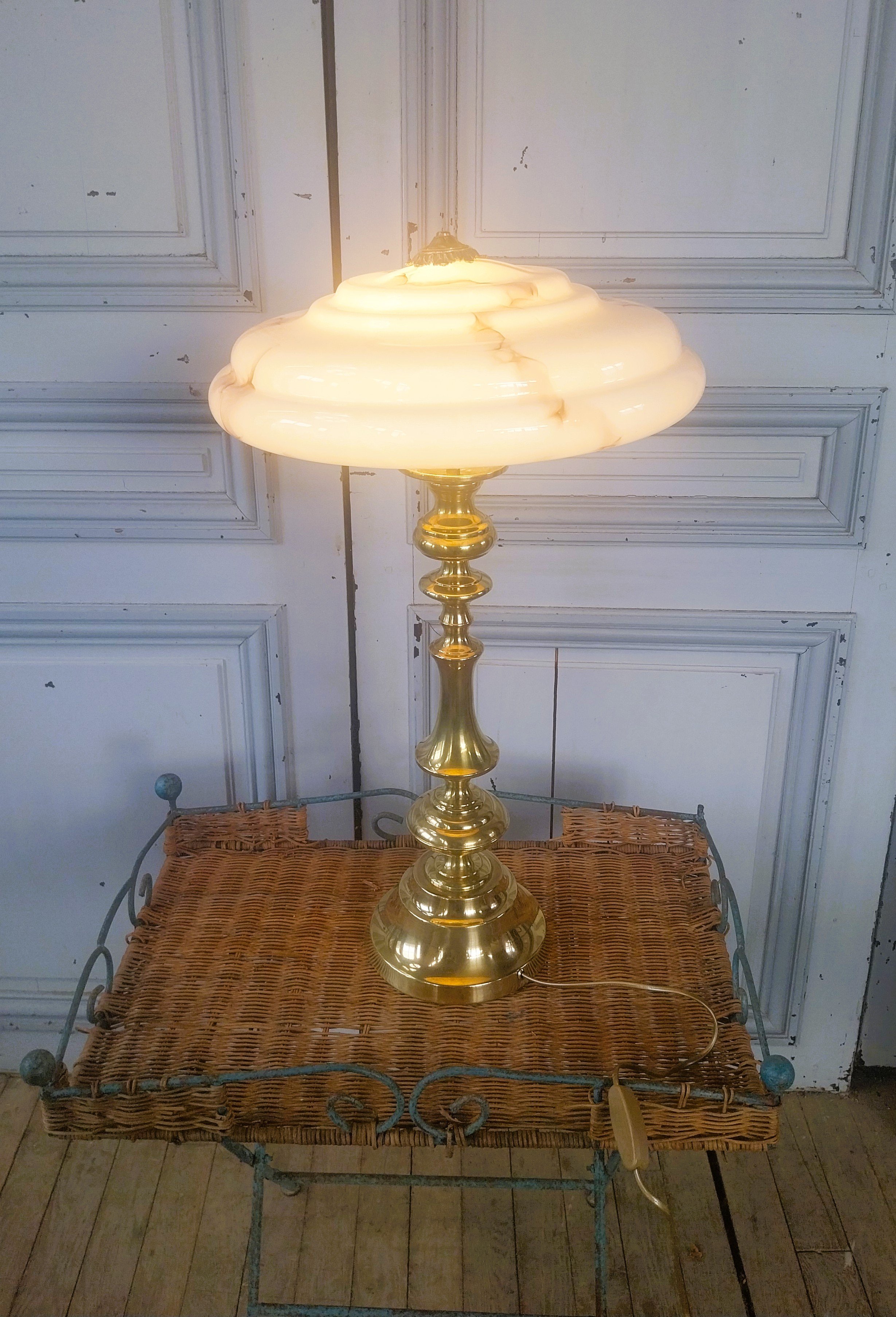 lampe art déco allumée.jpg