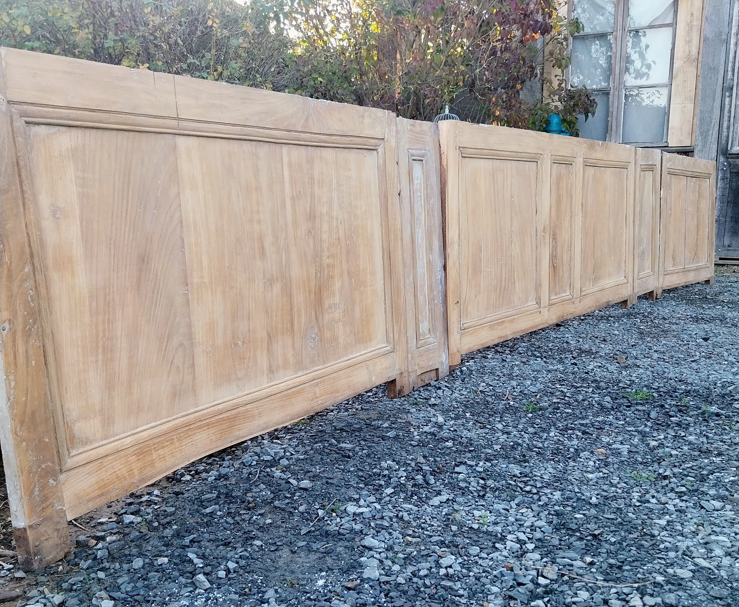 boiserie basse en châtaigner.jpg