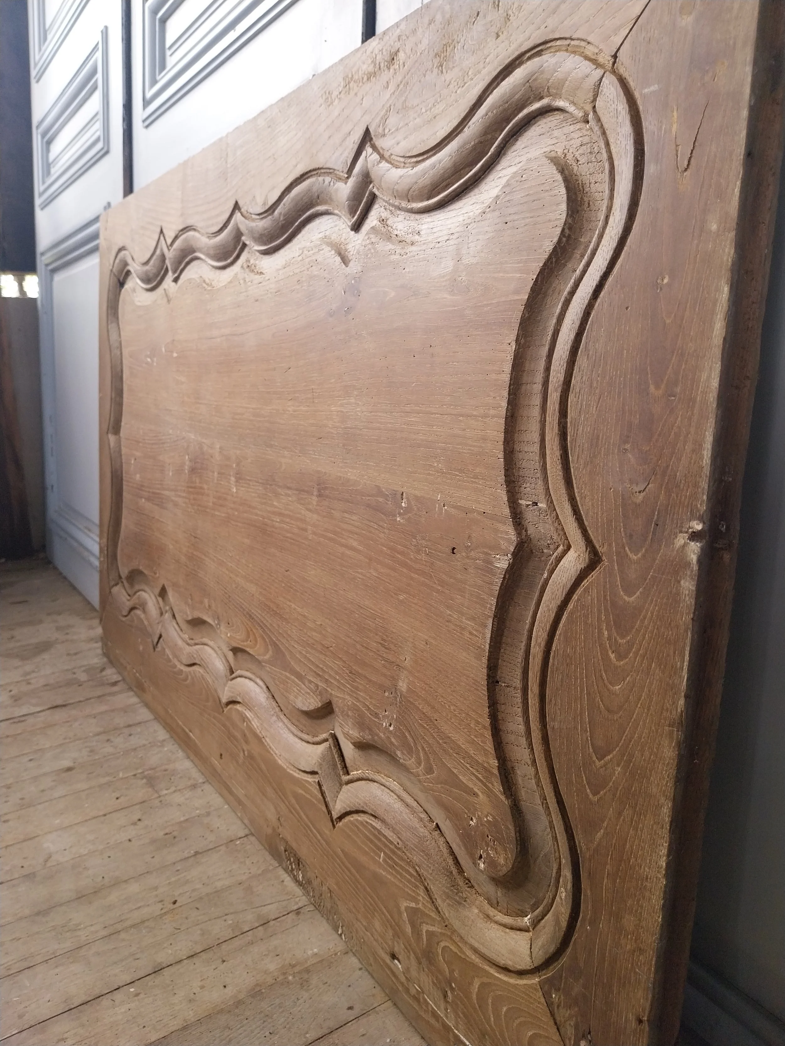 mpoulures anciennes en chêne.jpg