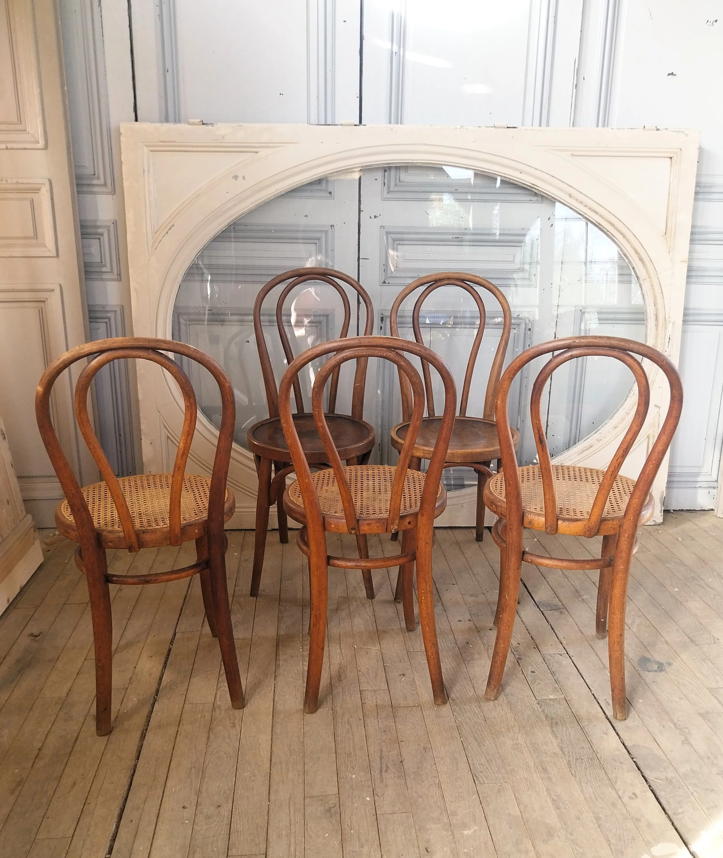 chaises cannées.jpg