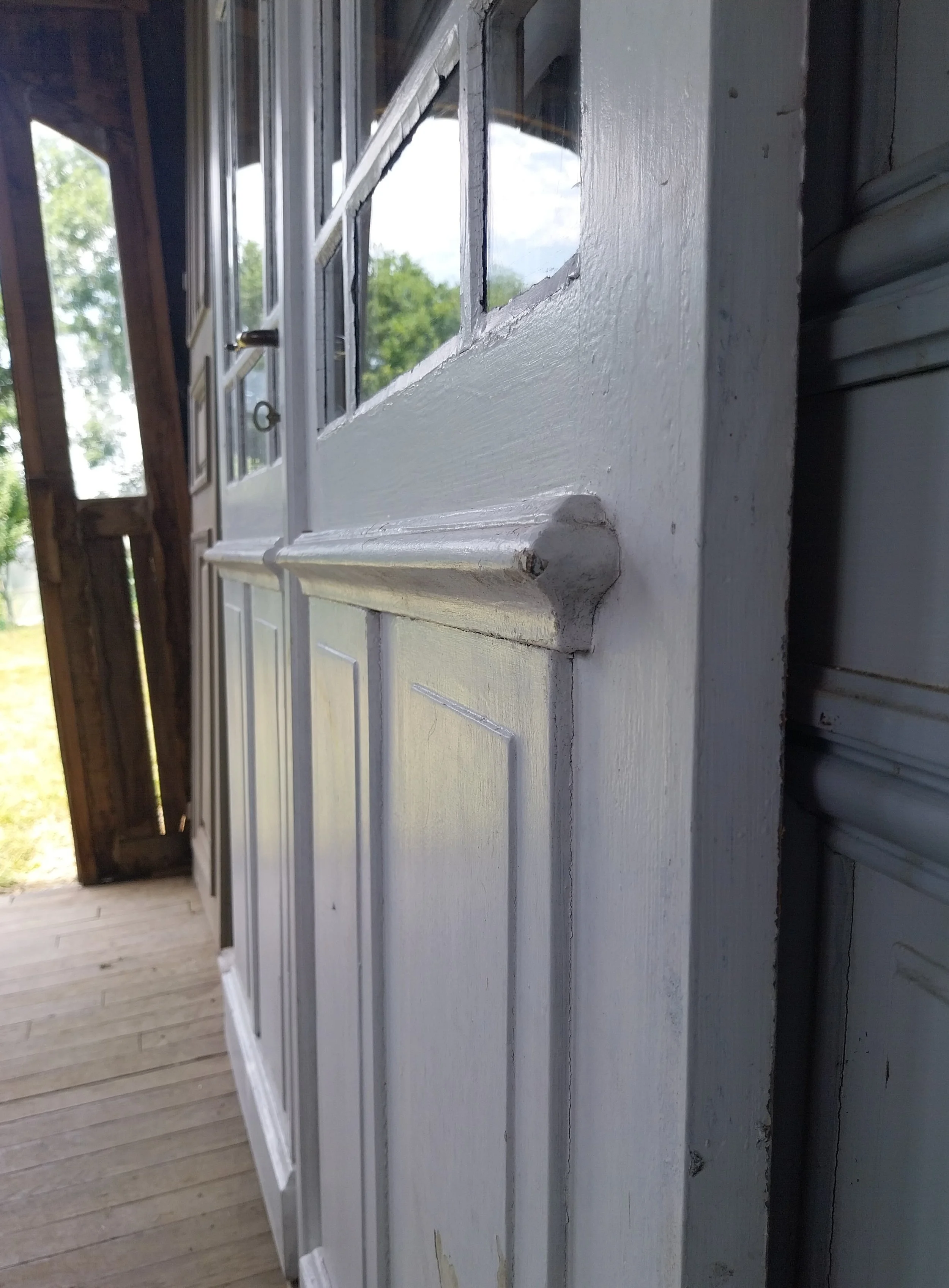 soubassement porte vitrée.jpg