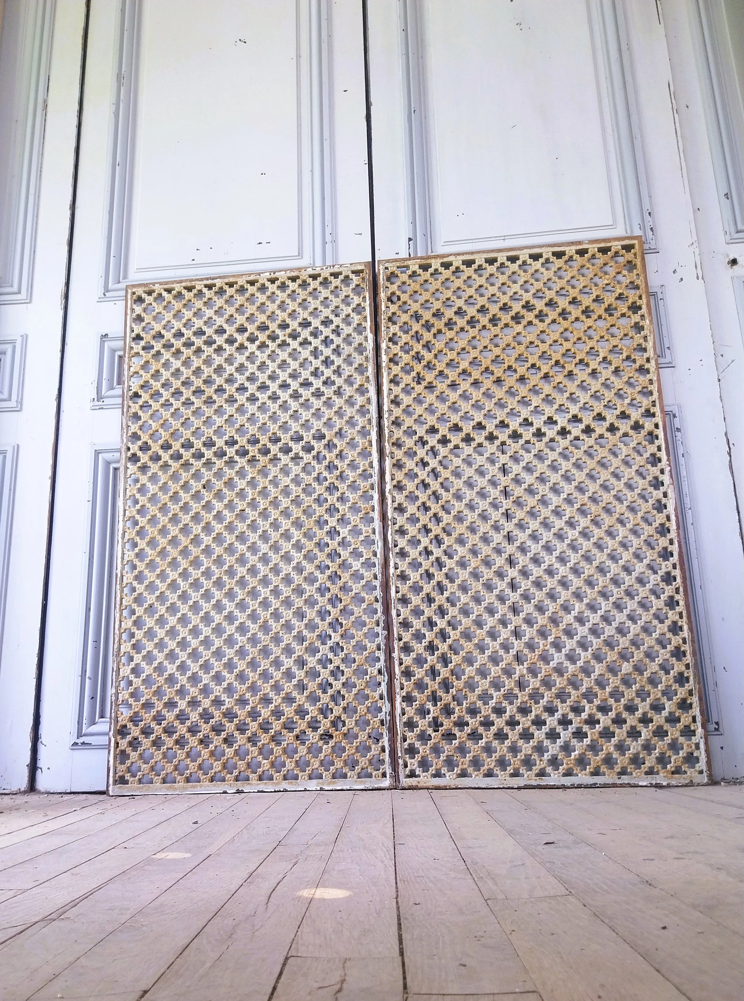 grille en fonte ajourée.jpg