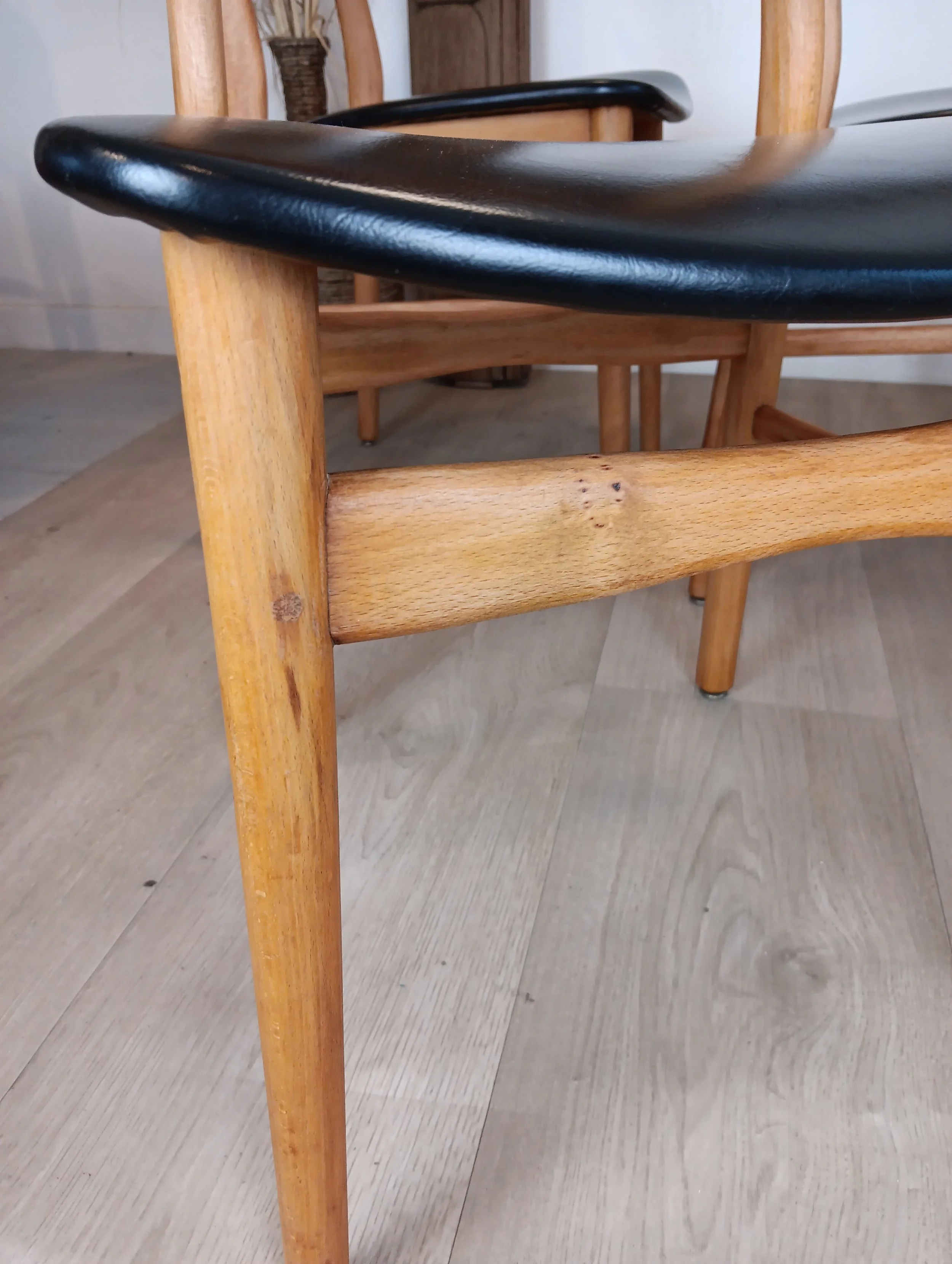 chaise industrielle.jpg