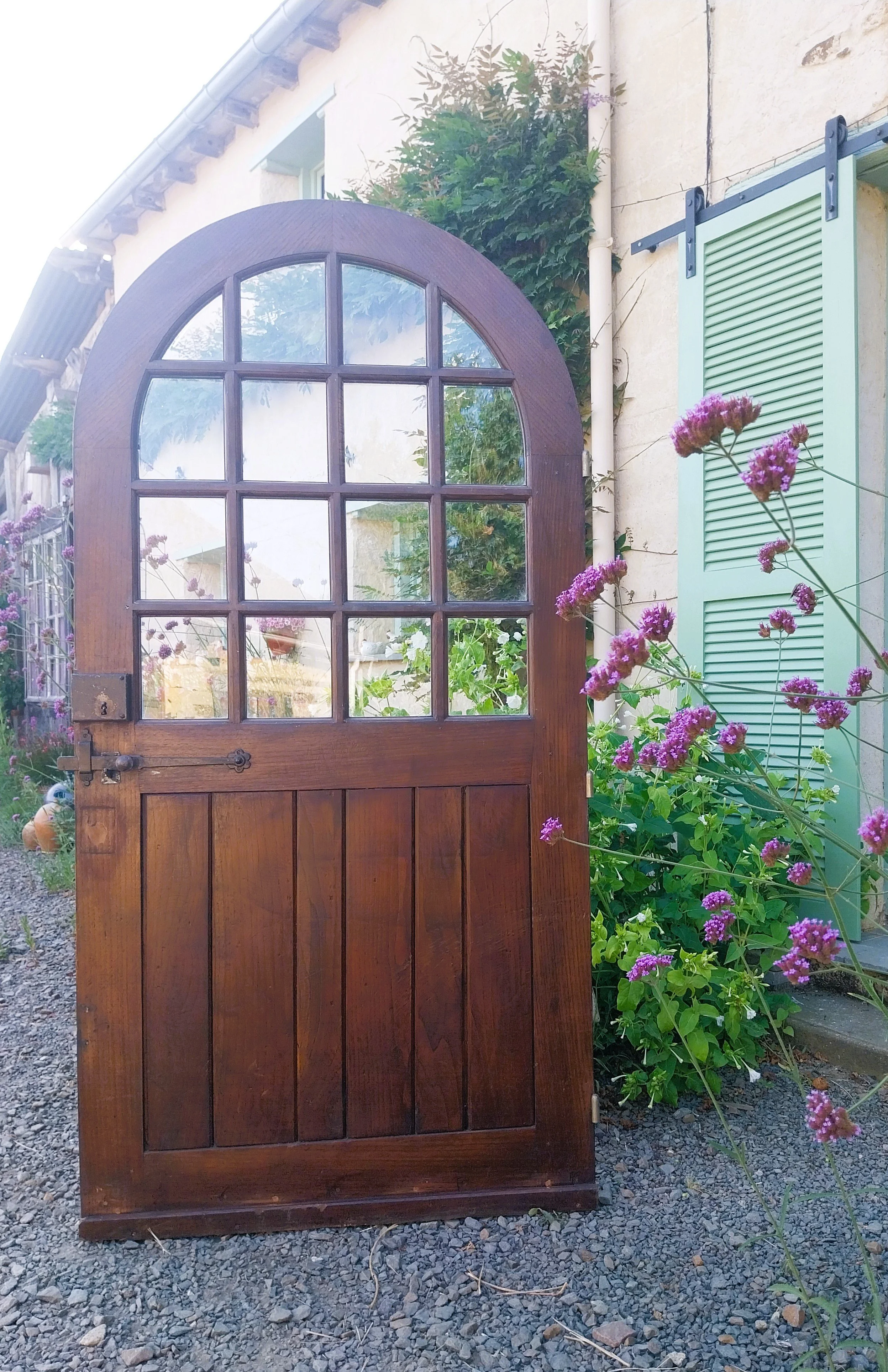 petite porte dépendance.jpg
