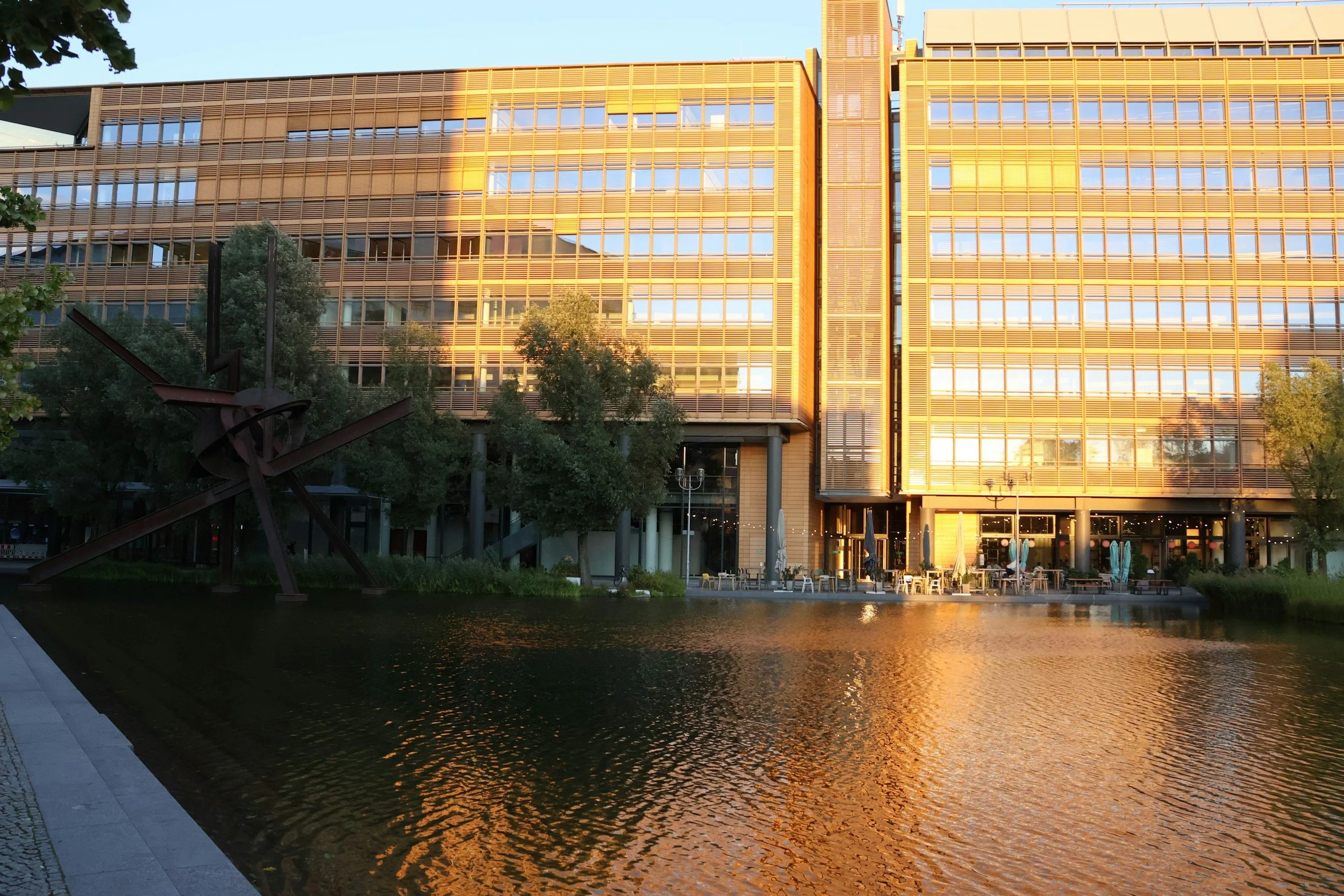 Pre-purchase commercial building envelope survey for acquisition due diligence