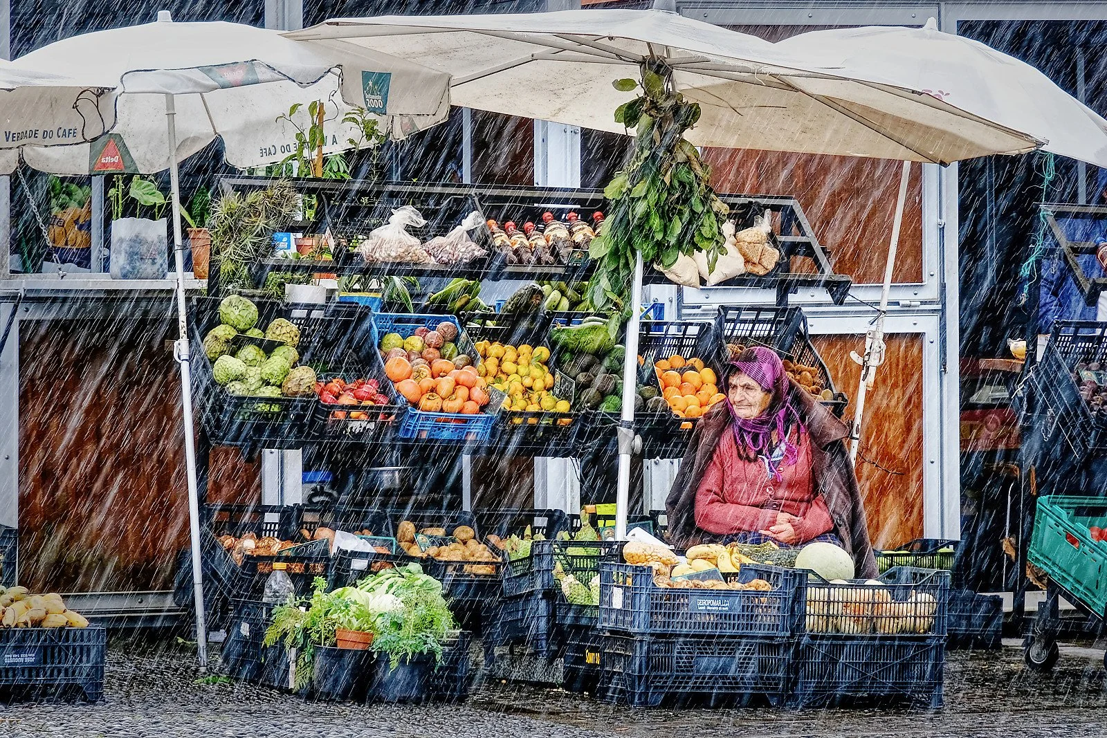 19_Miserable market day_Simon Pugsley.jpg