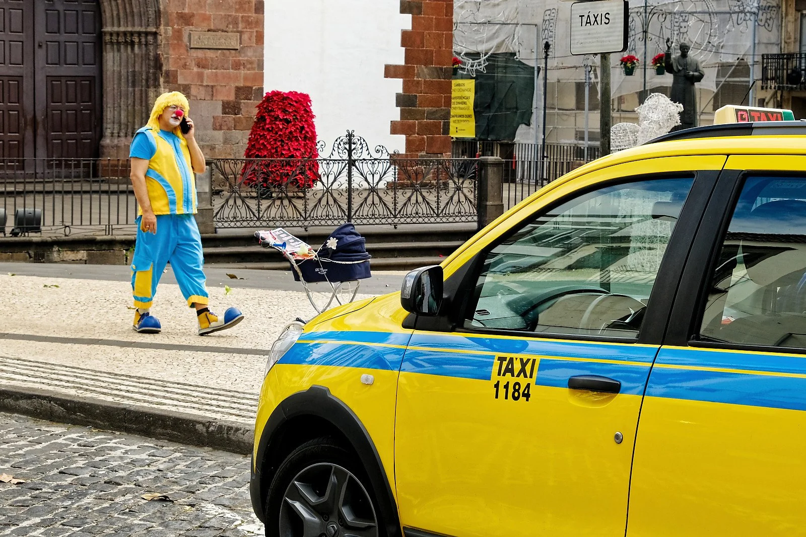 19_Taxi please_Simon Pugsley.jpg