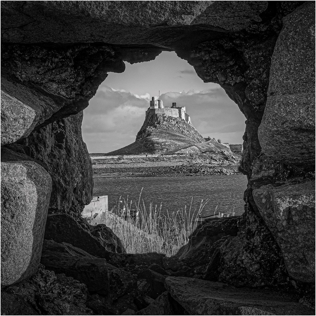 Between-Stone-And-Sea_Pete-Barcham.Jpg