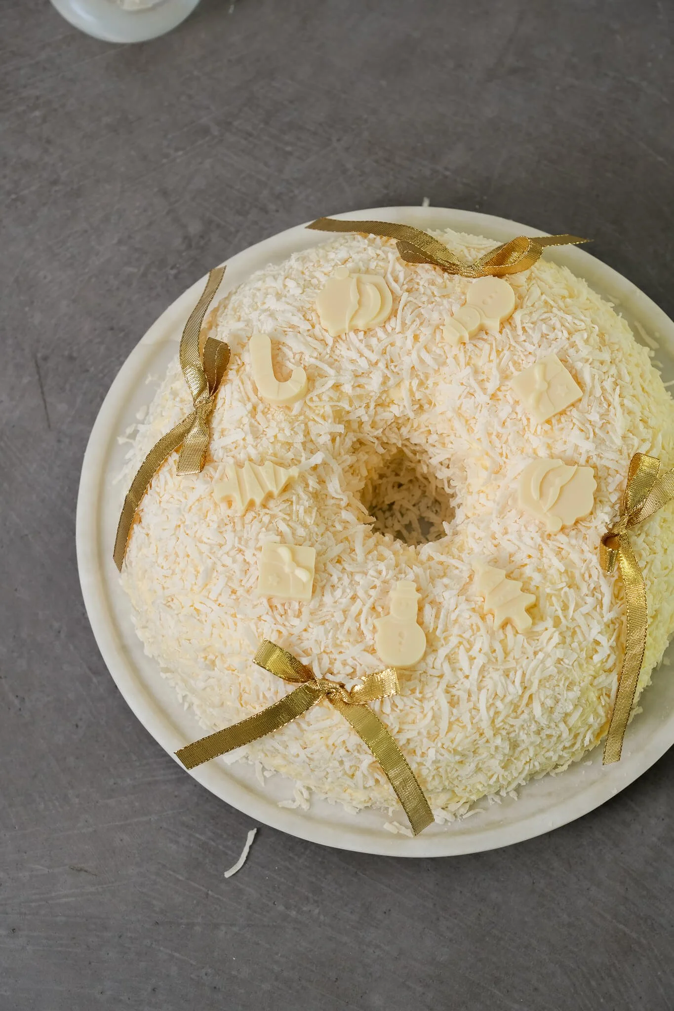 For web _ Tom Cruise Coconut Bundt Cake-4.JPG