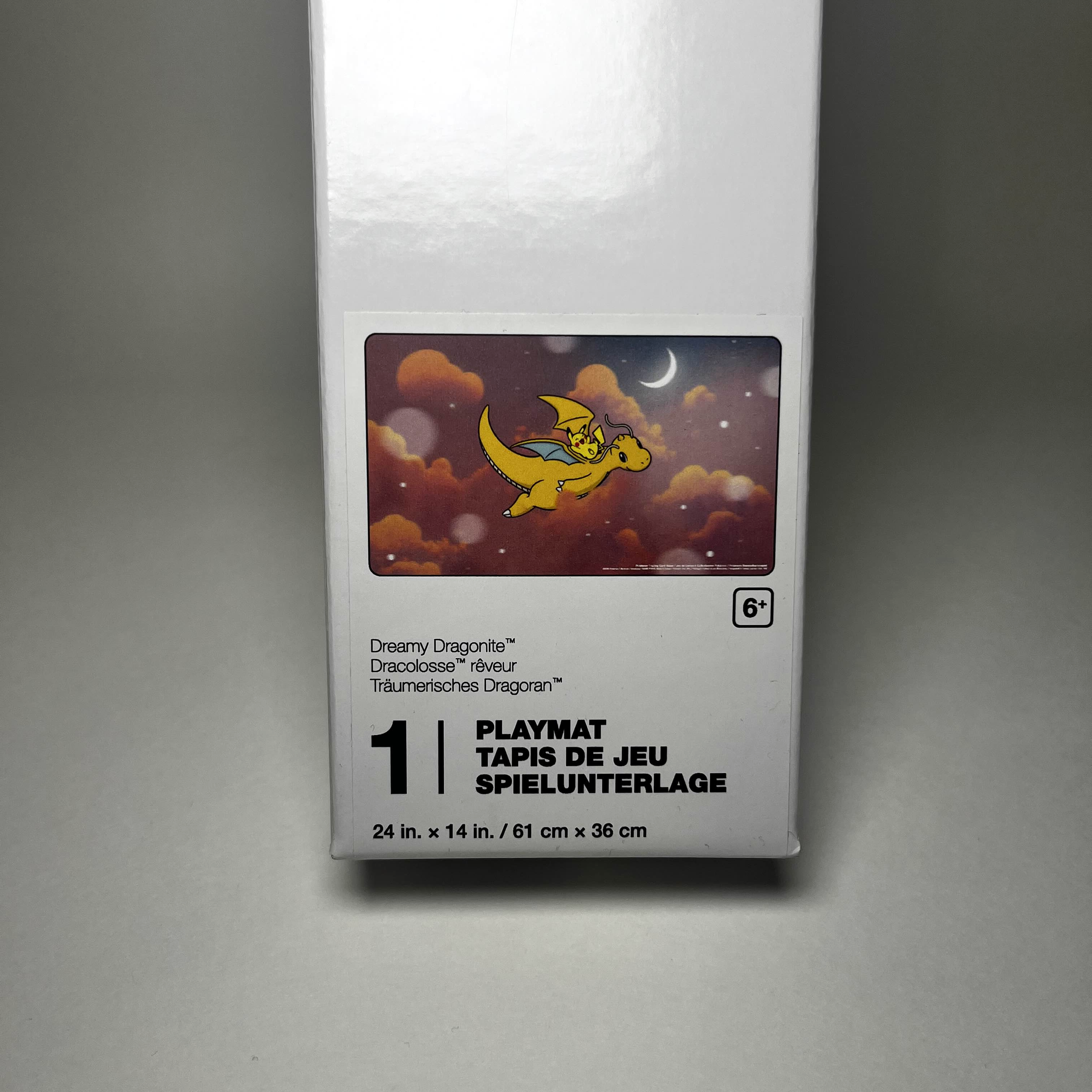 Pokèmon Center Exclusive - Dreaming Dragonite Playmat