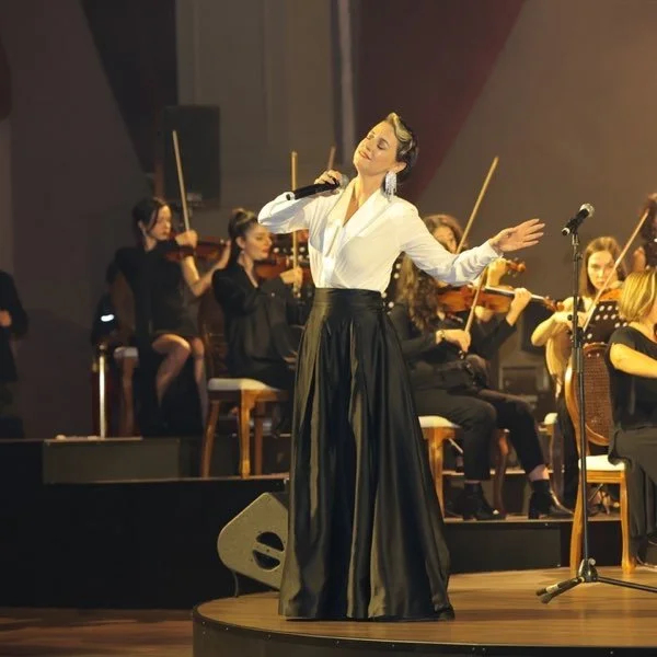 Dilek Türkan & Komşiler - Sala Sala / Bir Dalda İki Kiraz (Live)