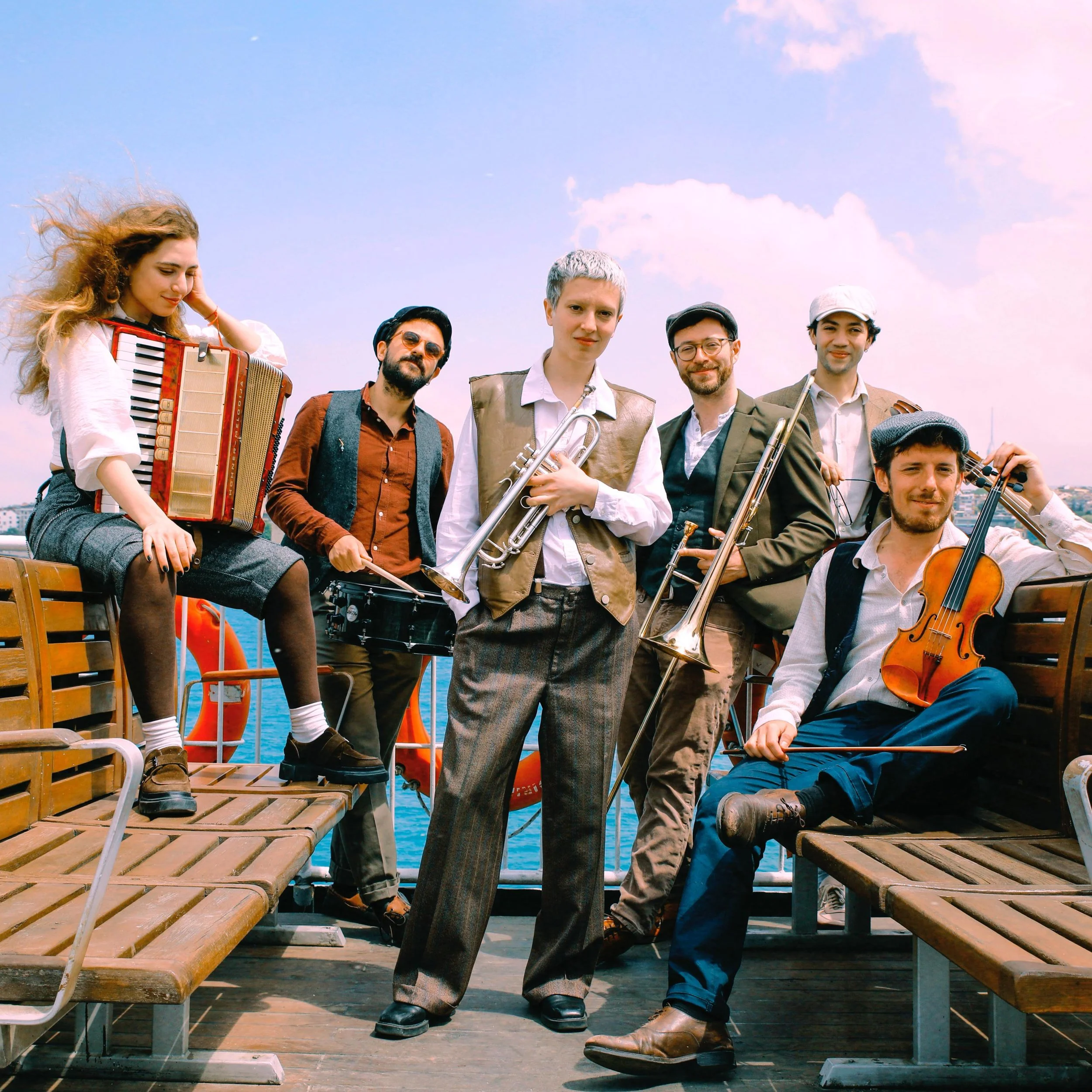 İstanbul Klezmer Kapelye - Arrival of the Vuzvuz