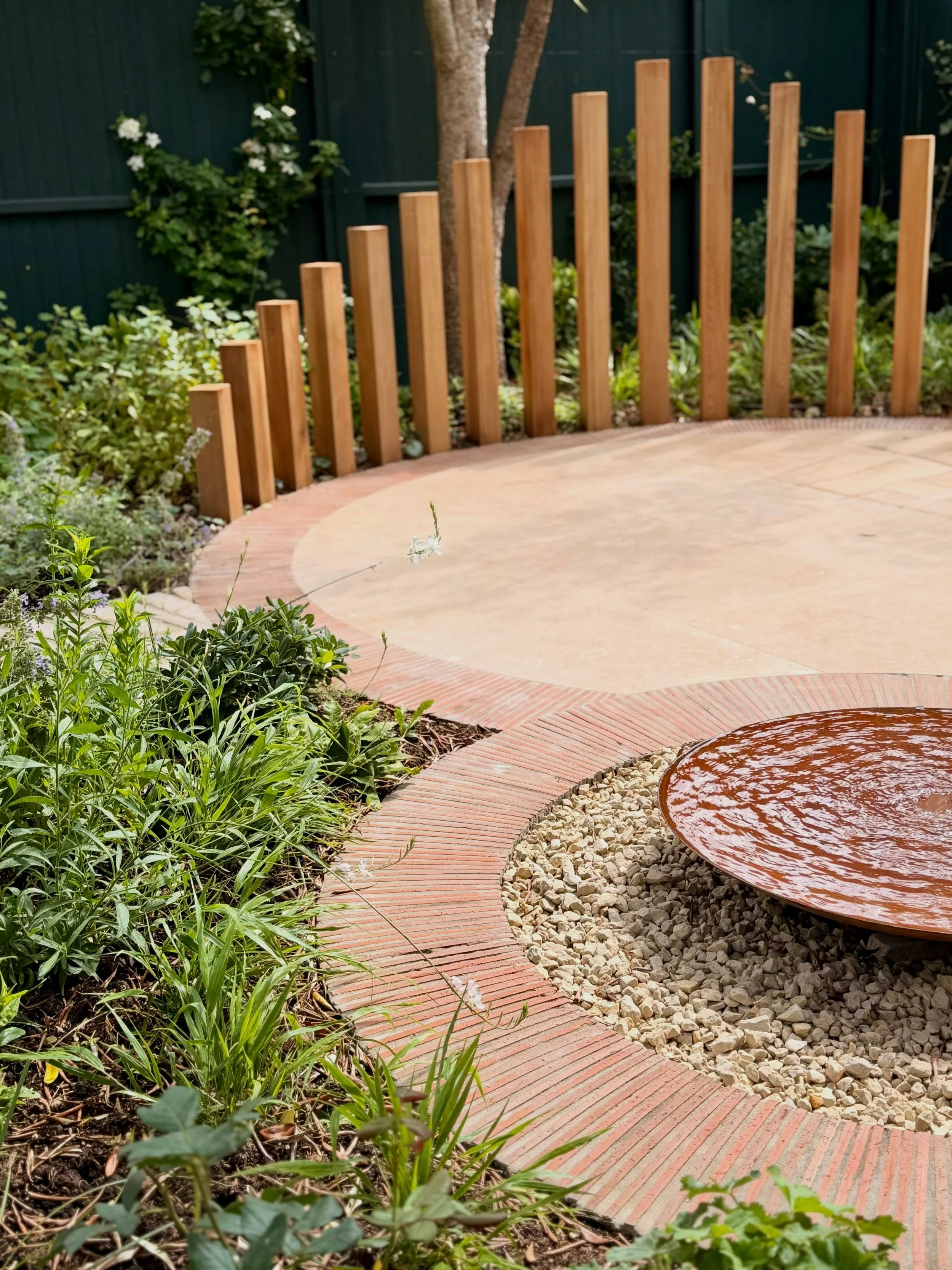 A few photos of a little garden in Fulham we&rsquo;ve been working on. A lovely warm palette of materials and planting that will eventually encapsulate a secluded seating area - with no furniture as yet but you get the idea! 

Design &amp; Build: @to