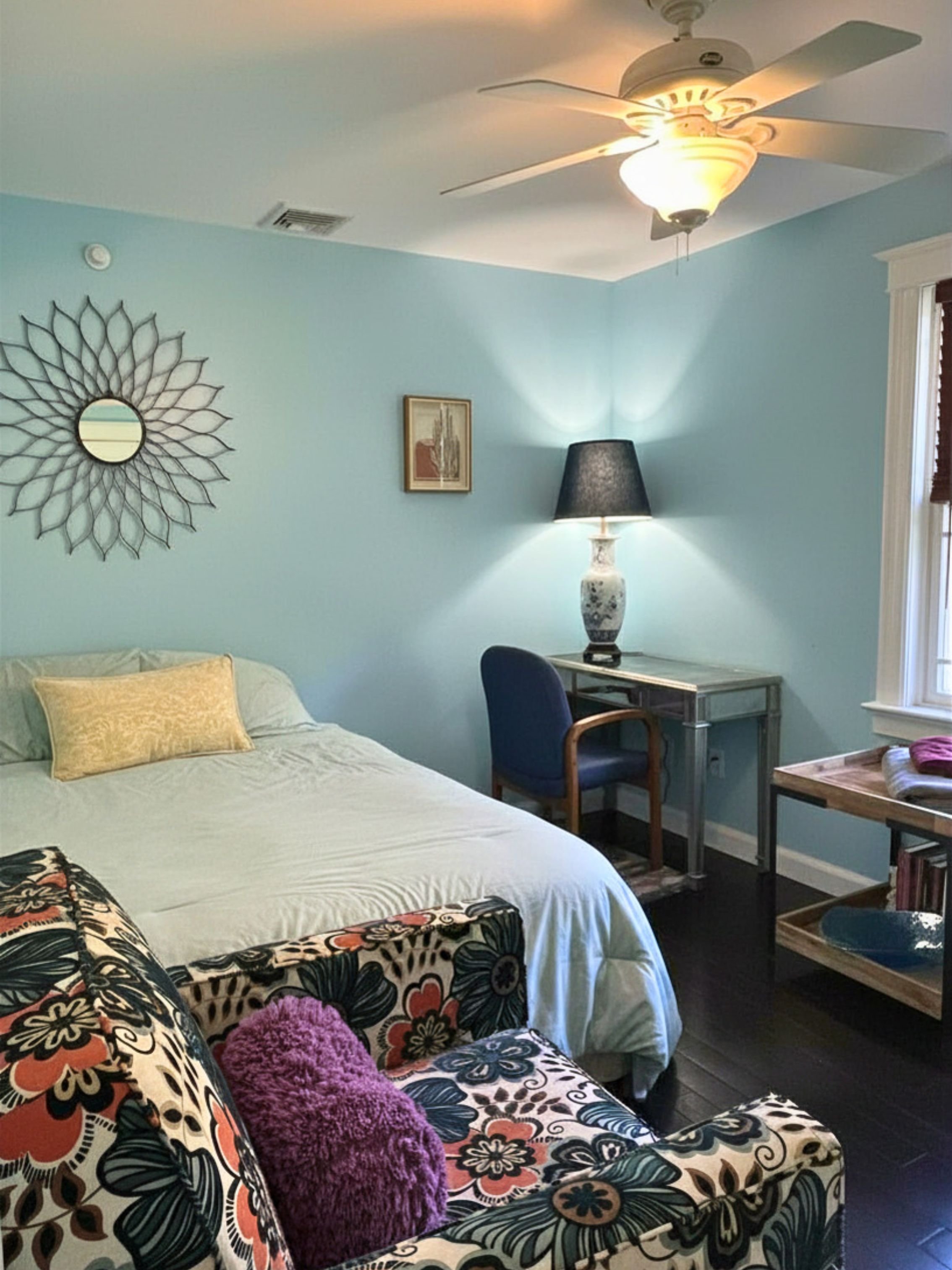 bedroom 1-1.jpg