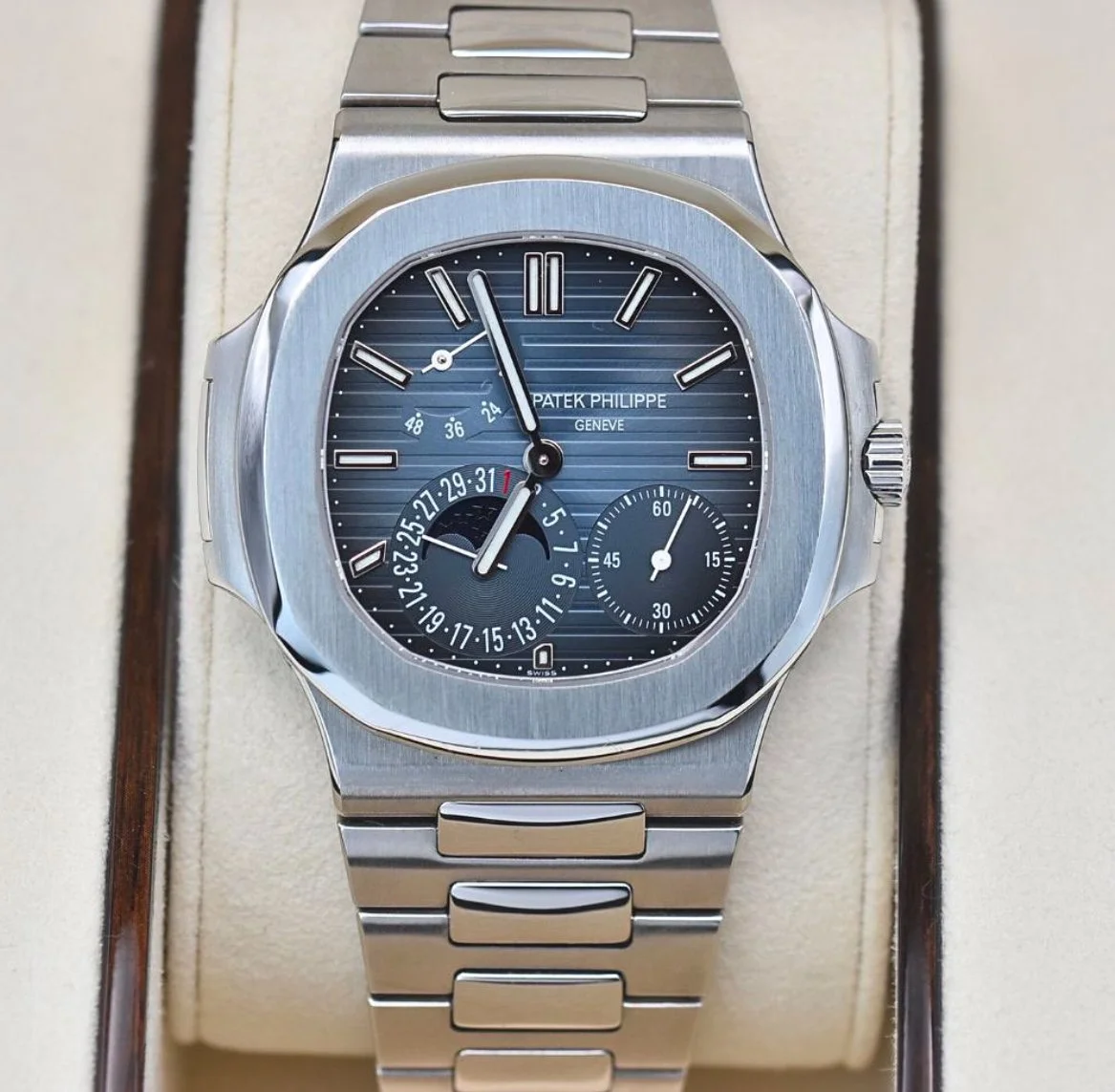 Patek Philippe Nautilus 5712/1A