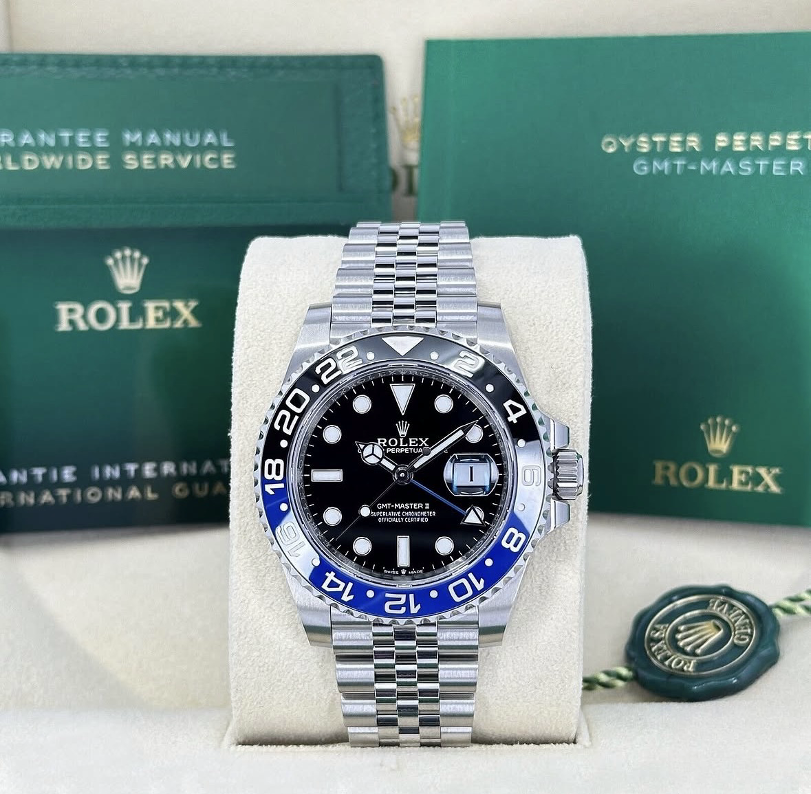 Rolex GMT-Master II « Batgirl »  Réf. 126710BLNR Full Set 2024