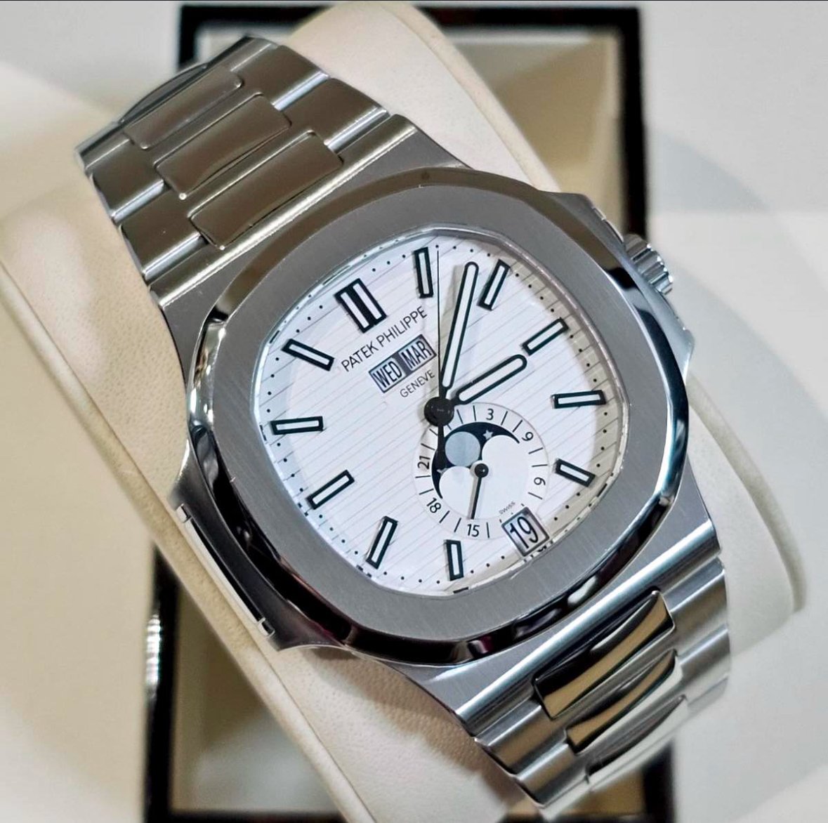 Patek Philippe Nautilus 5726/1A