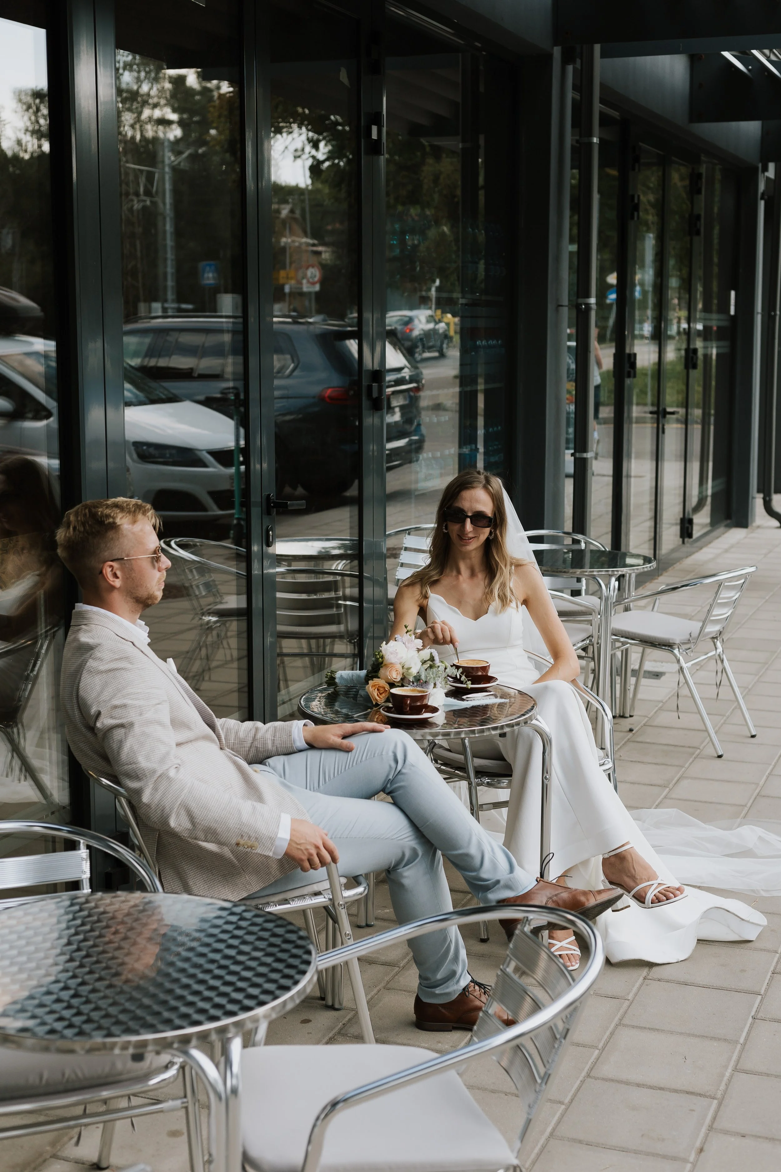 Kāzas Jūrmalā, Bulduru tirgus, kafejnīca
Kāzu fotogrāfs Jūrmalā Artis Veigurs