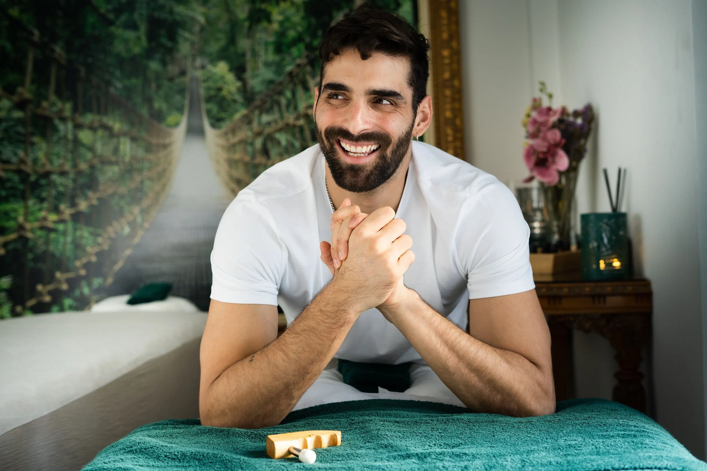 Pain-informed massage, personal training, and therapeutic recovery services at Revive and Thrive.