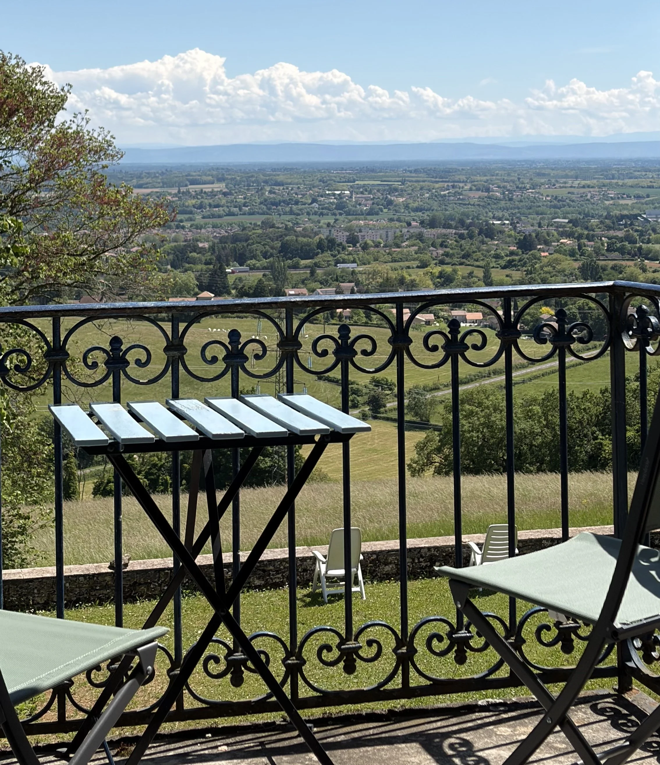 GITE uitzicht balkon.jpeg