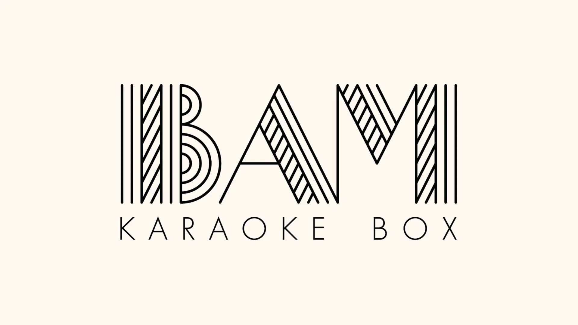 Logo du bar Karaoke Box avec le texte stylisé 'BAR' en haut et 'KARAOKE BOX' en dessous.
