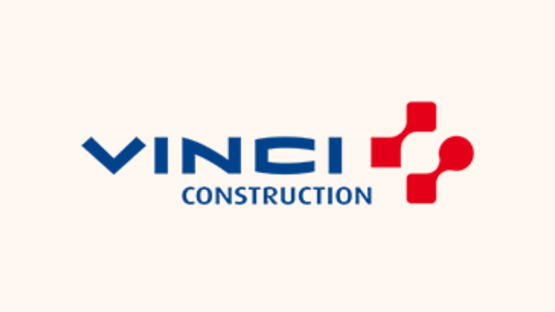 Logo de Vinci Construction avec le nom en bleu et un symbole en rouge à forme géométrique.