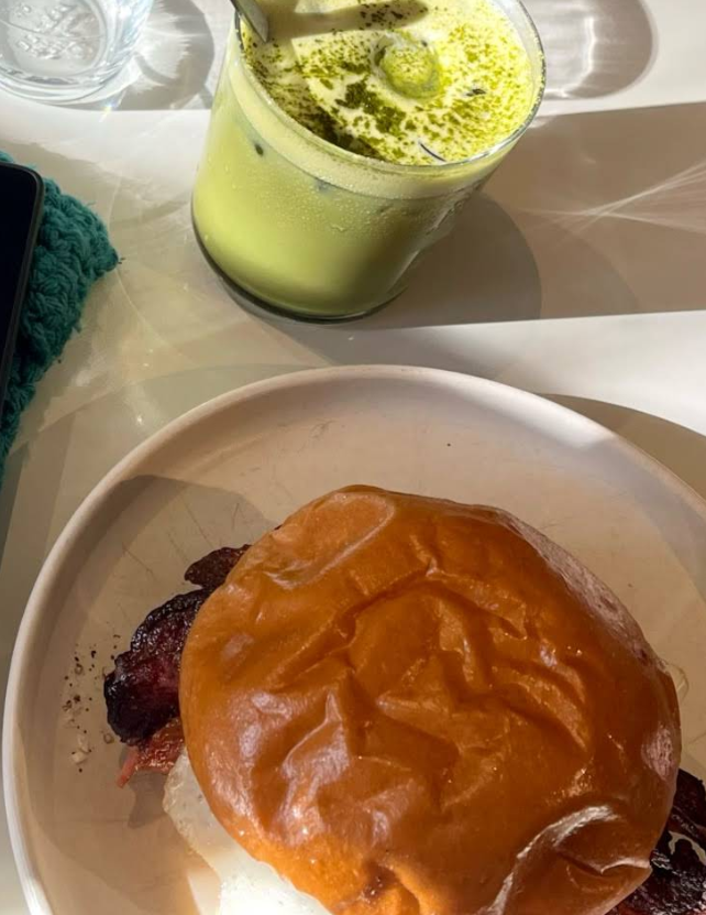 soulmate-coffee-newtown-breakfast-burger-iced-matcha-latte.png