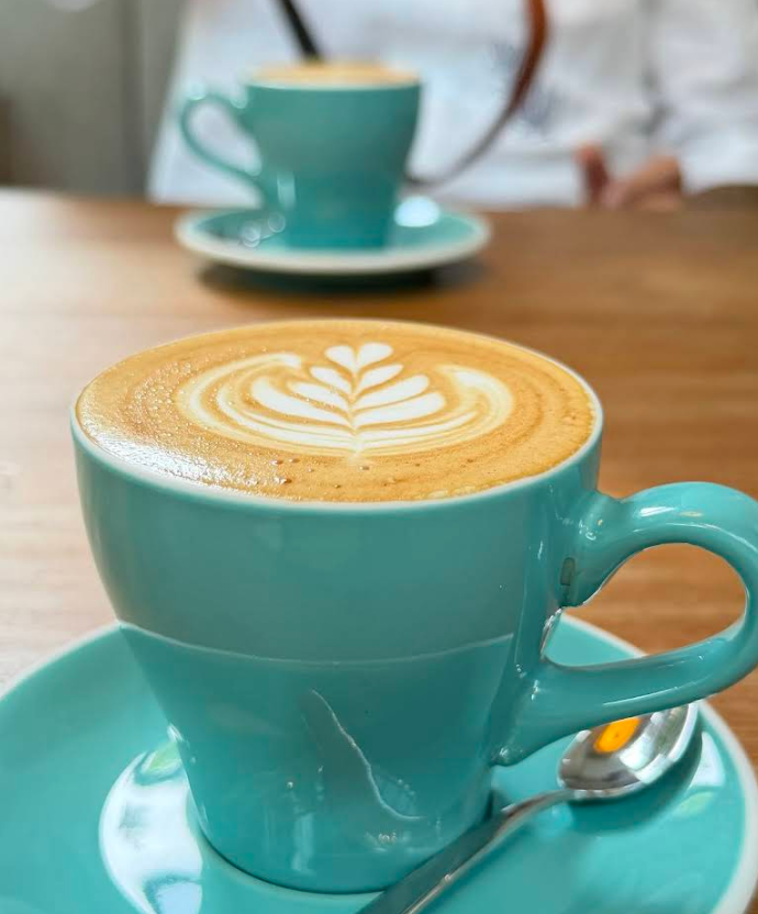 The-Drink-Journal-frans-bangkok-flat-white-latte-art.png