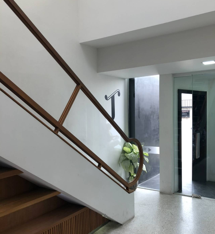 The-Drink-Journal-transit-number-8-staircase-japanese-design-chiang-mai.png
