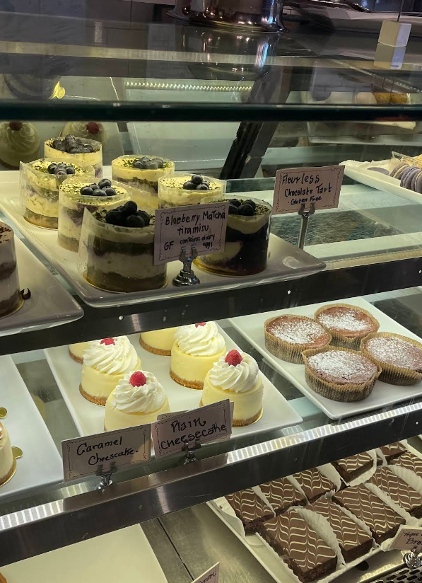 thinking-cup-dessert-display-blueberry-matcha-tiramisu.png