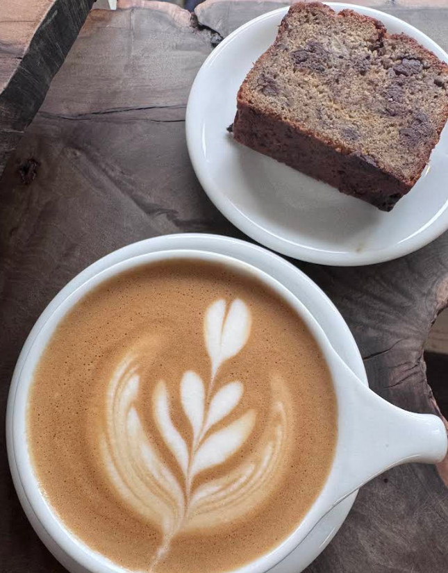 gracenote-coffee-boston-latte-and-banana-bread.png