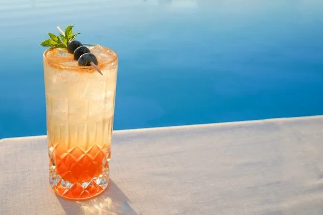Cocktail Archive: Bellini (Italy)