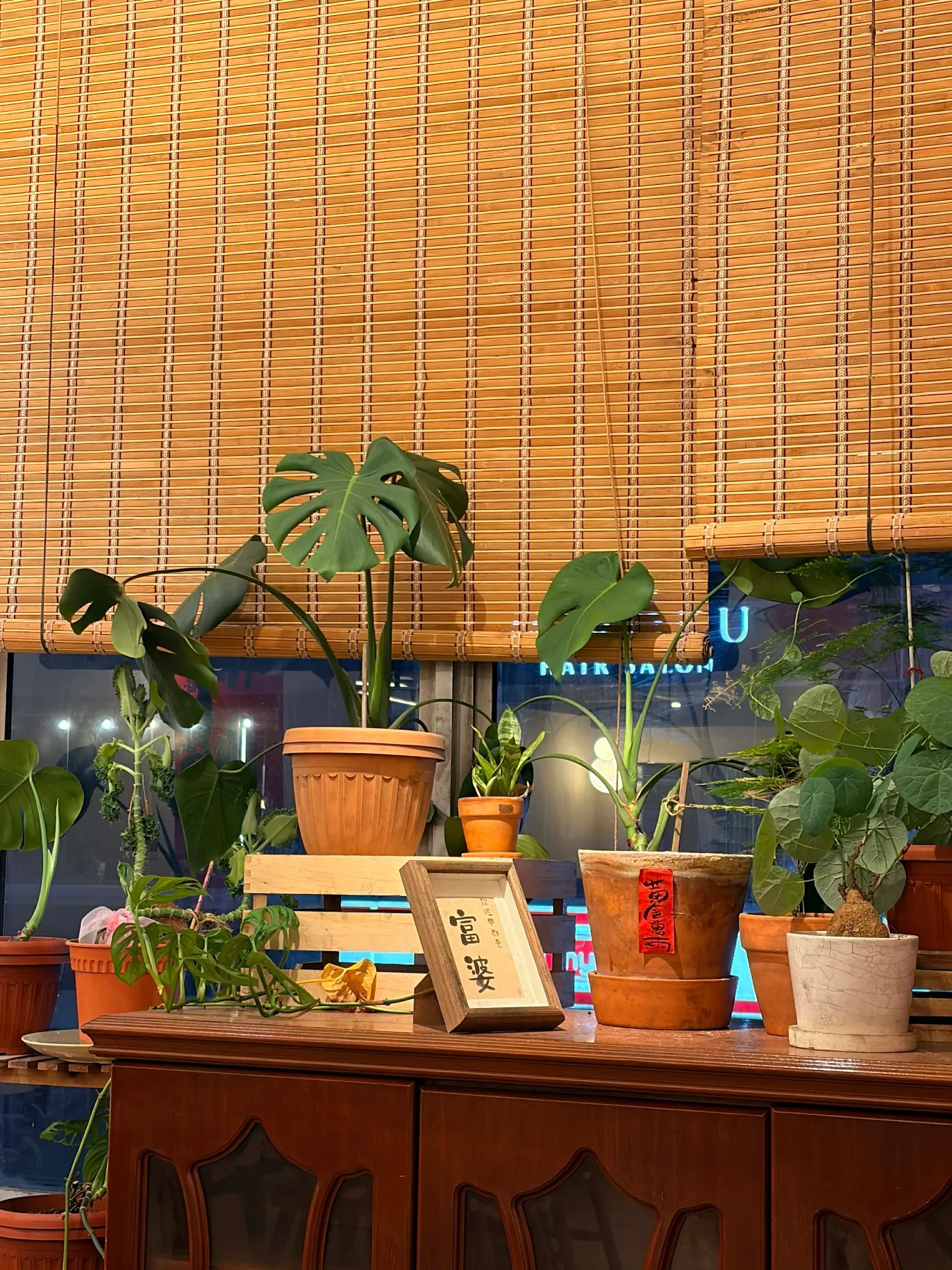 Craft Cafe — A Floral Café in Kuala Lumpur Where Cakes, Coffee, and Comfort Take Center Stage