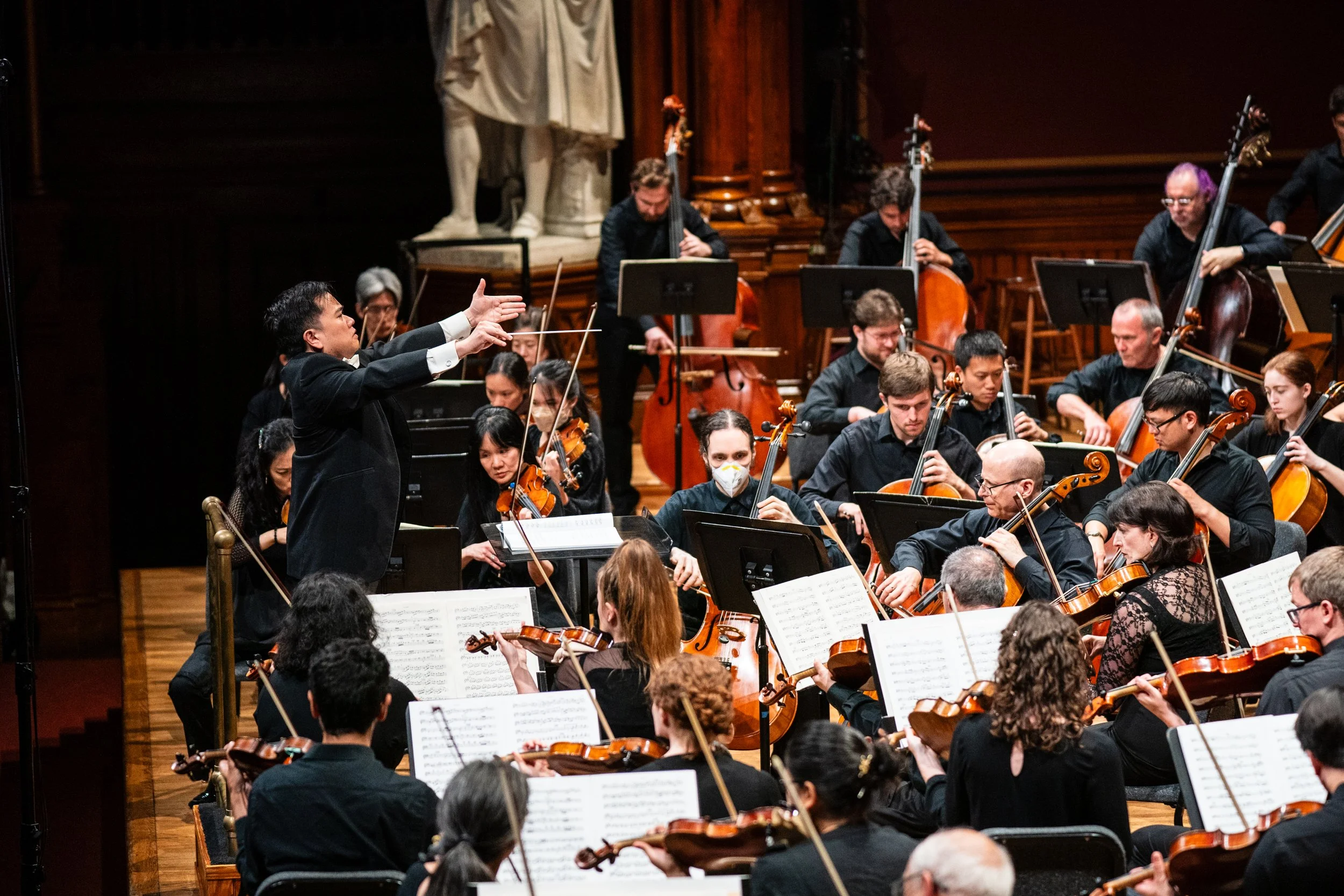 Conducting the Mercury Orchestra / Perry, Schuman, and Harris / with the New World Chorale / Cambridge, MA