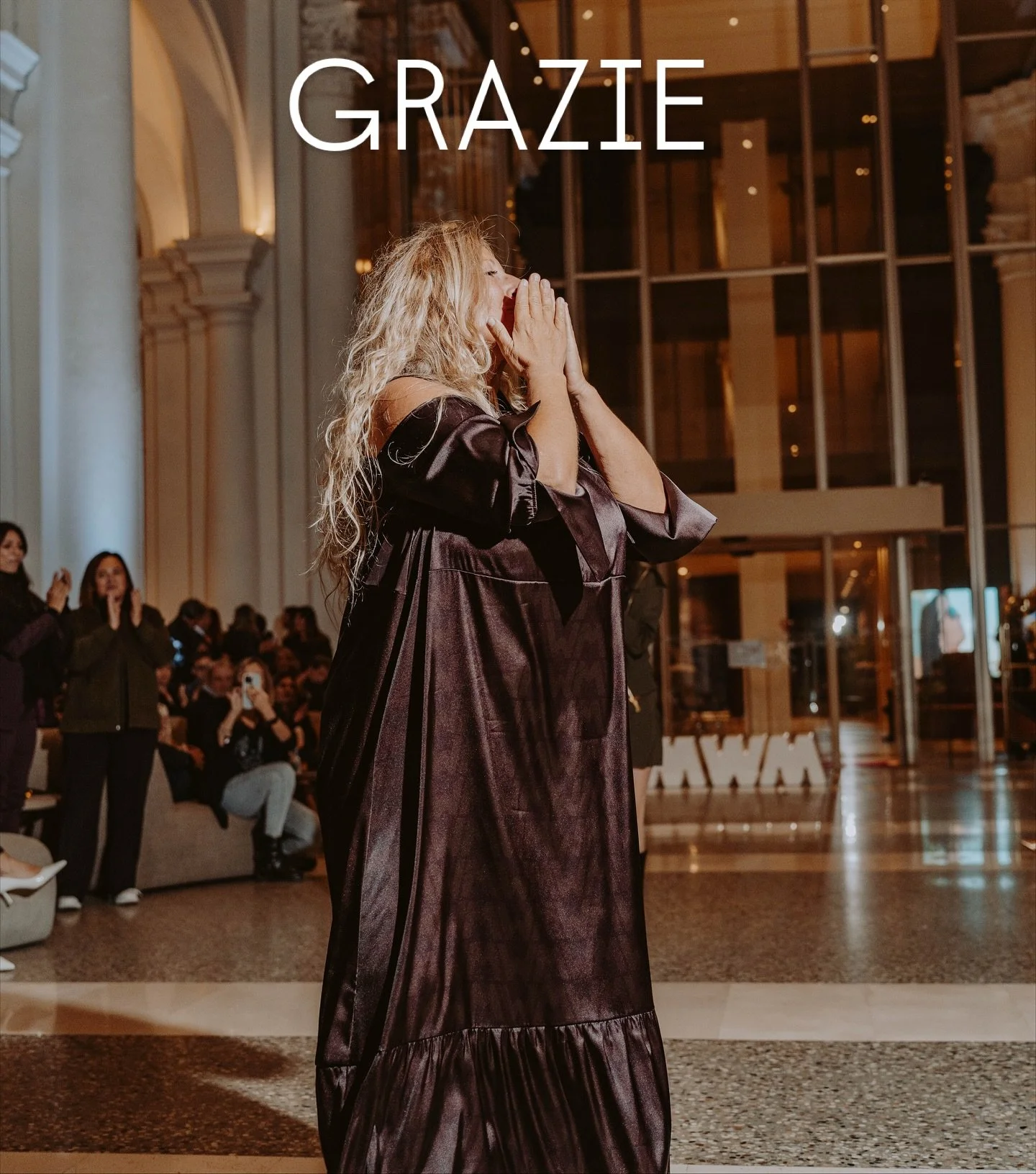 Monica, progettista di stile e ideatrice di MWM.

GRAZIE A VOI PER AVER RESO ANCORA UNA VOLTA LA SFILATA UN MOMENTO MAGICO! 💖